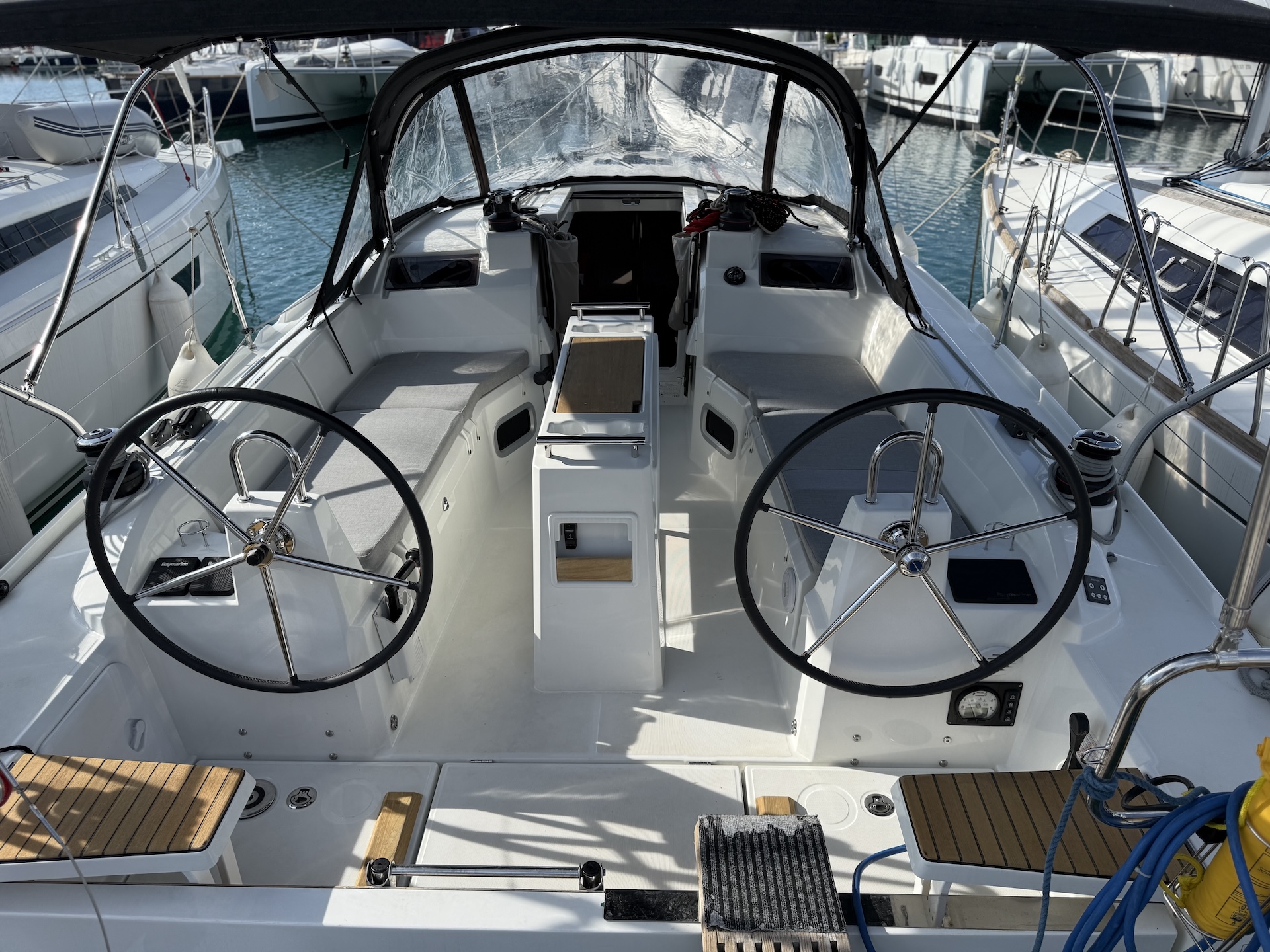 Oceanis 34.1 — photo 11
