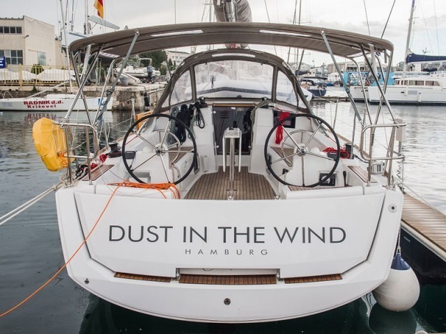 Sun Odyssey 389 - 3 cabins — photo 1