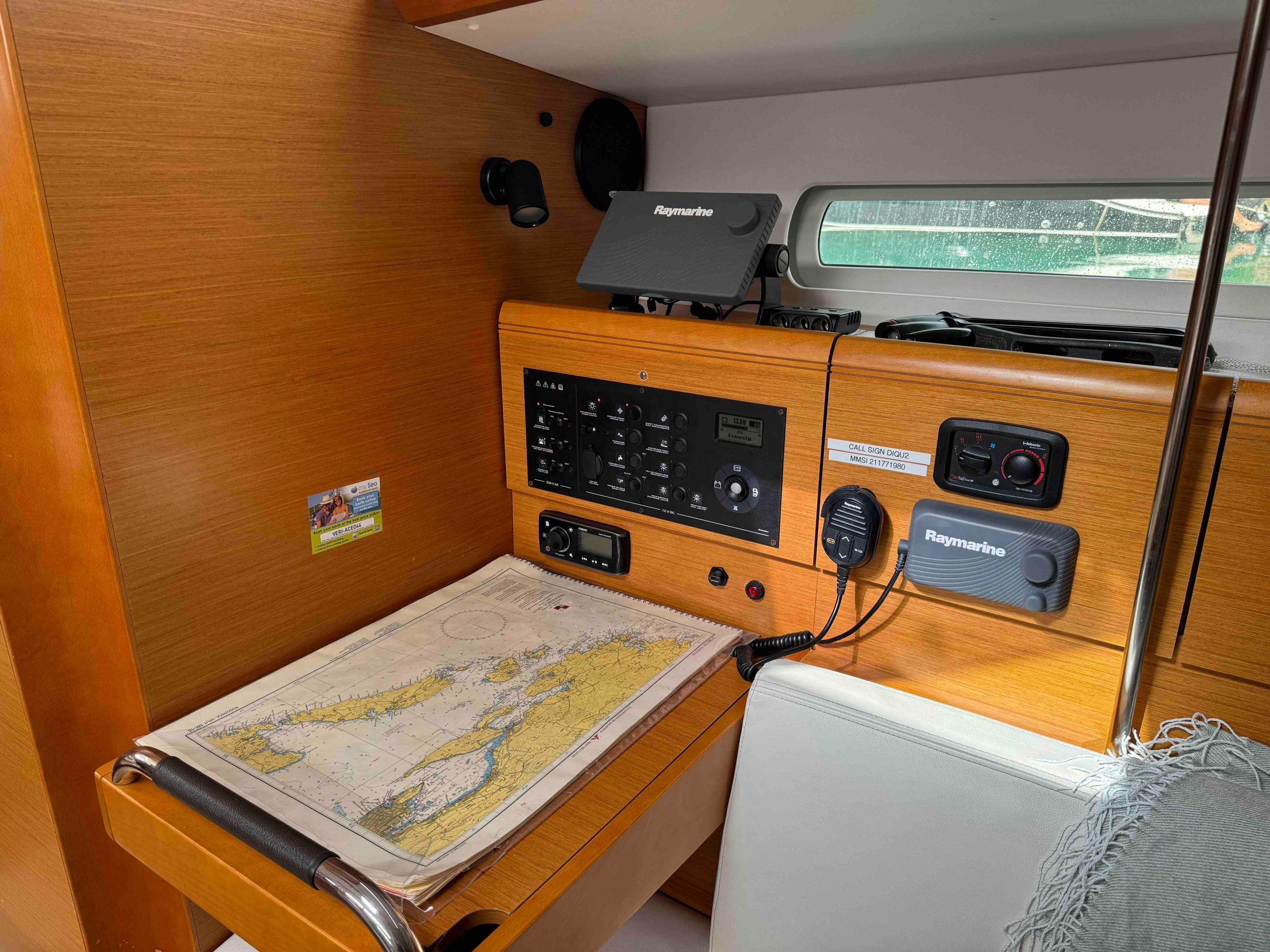 Sun Odyssey 389 - 3 cabins — photo 2