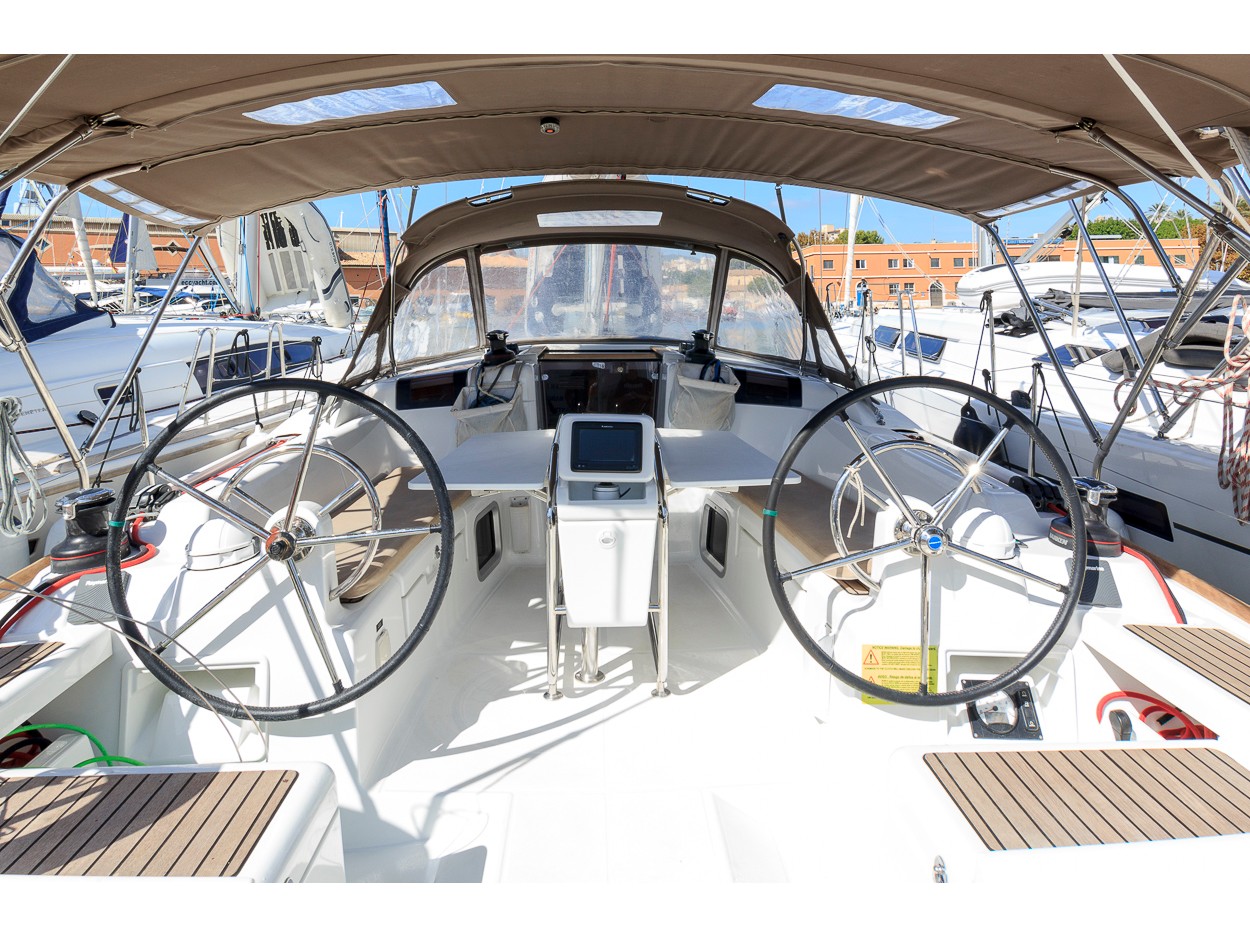 Sun Odyssey 419 — photo 1