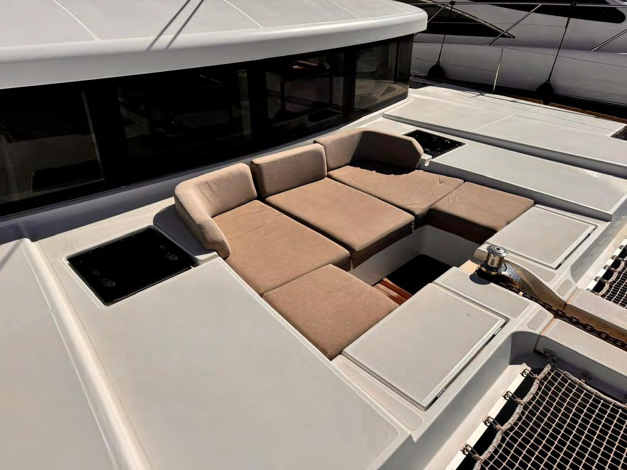 Lagoon 52F — photo 16