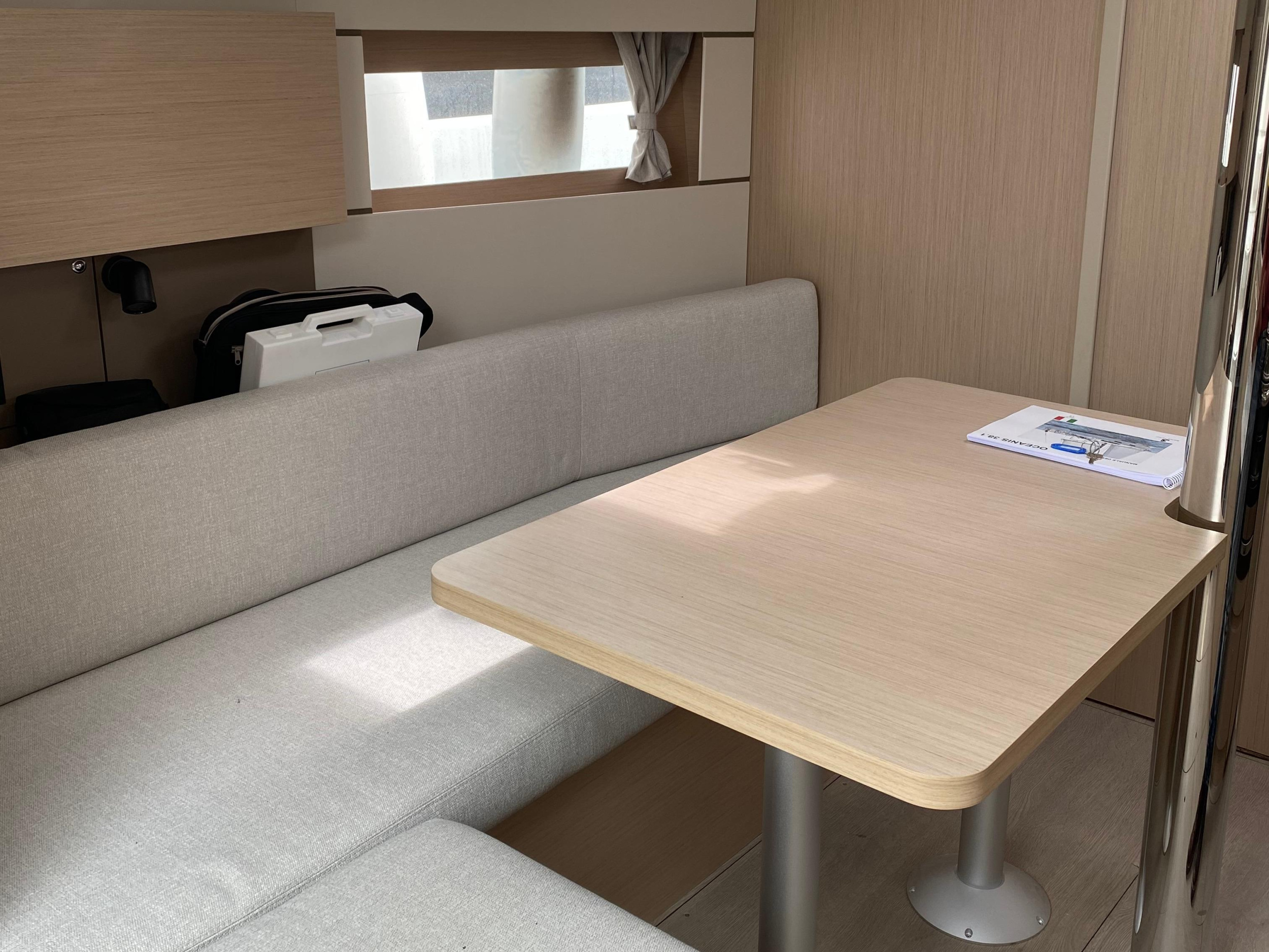 Oceanis 38.1 — photo 7