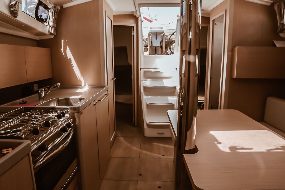 Oceanis 38.1 — photo 3