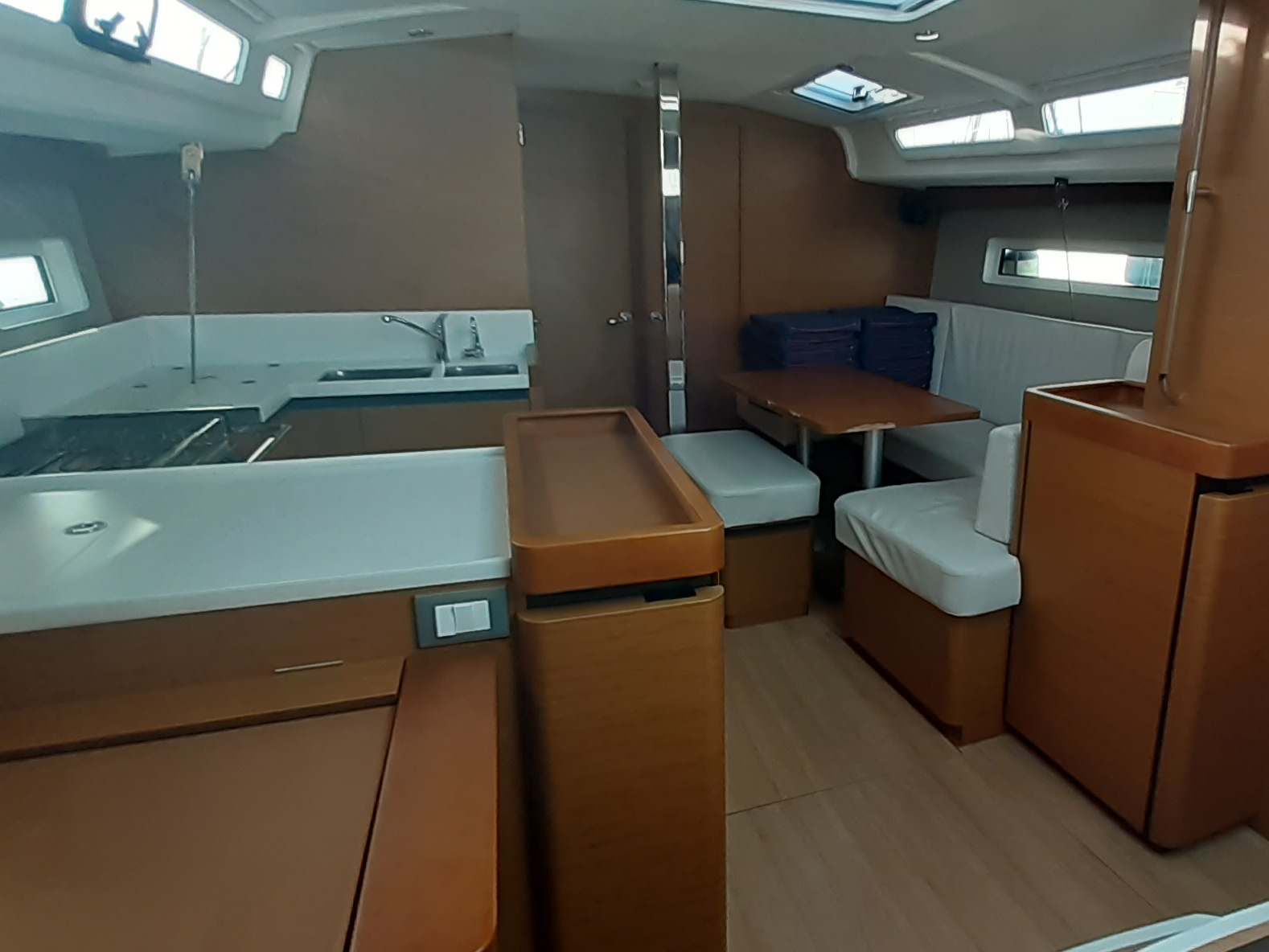 Sun Odyssey 440 — photo 2