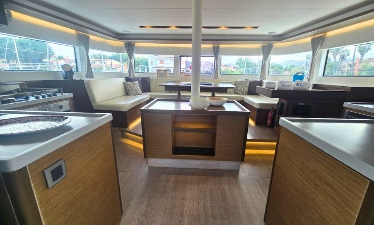 Lagoon 50 — photo 25
