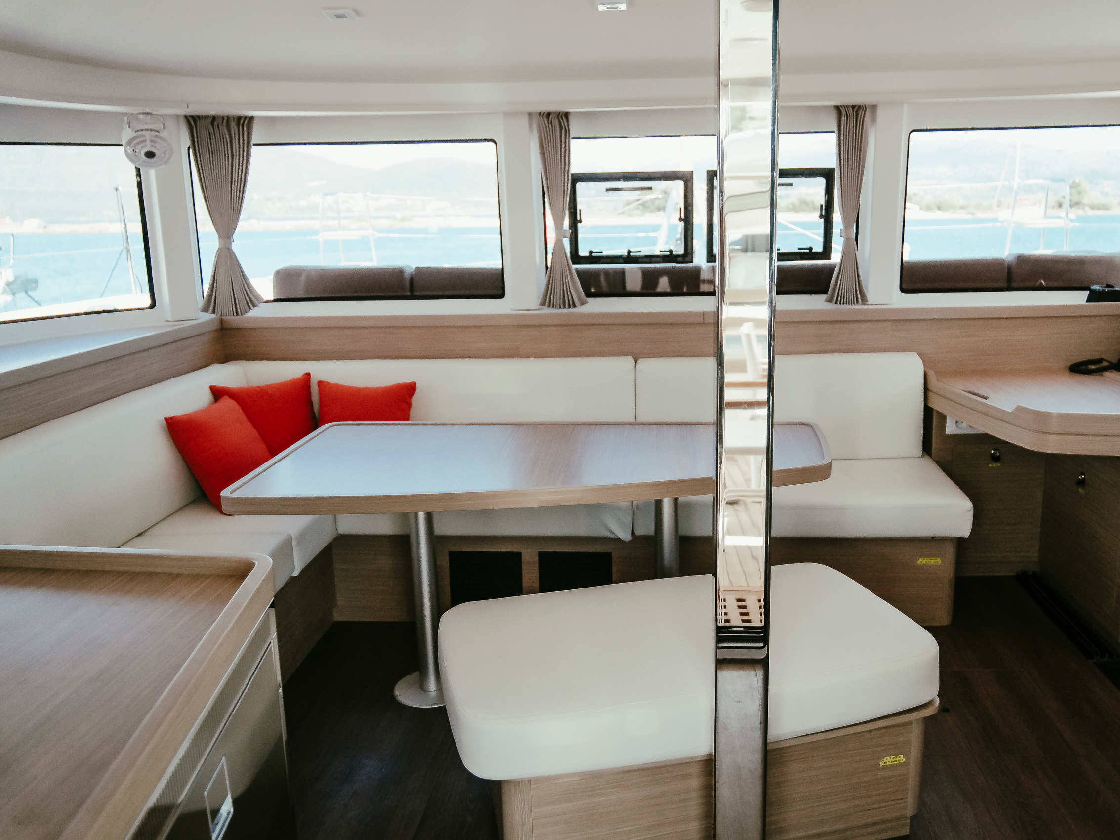 Lagoon 42 — photo 18