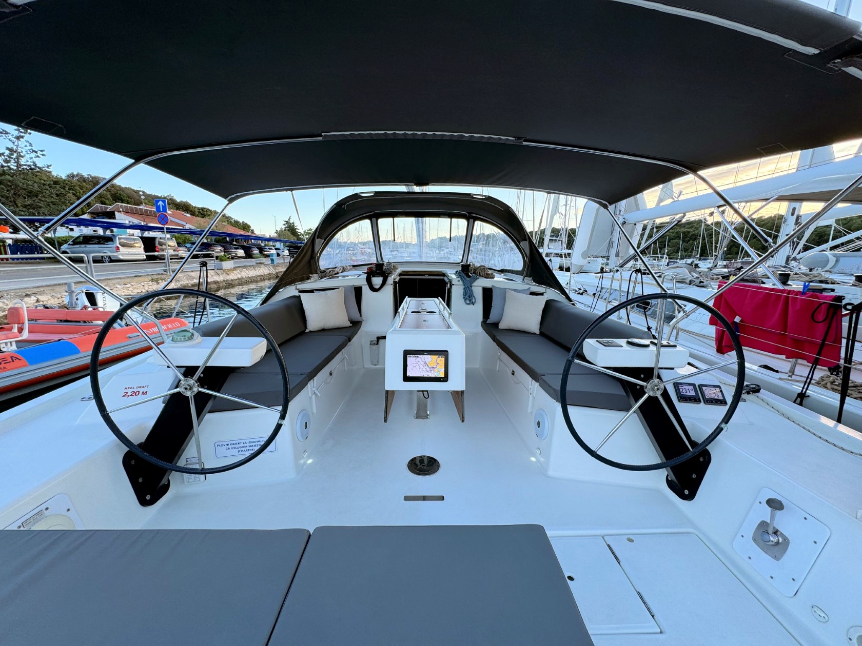 Dufour 430 Grand Large — photo 19