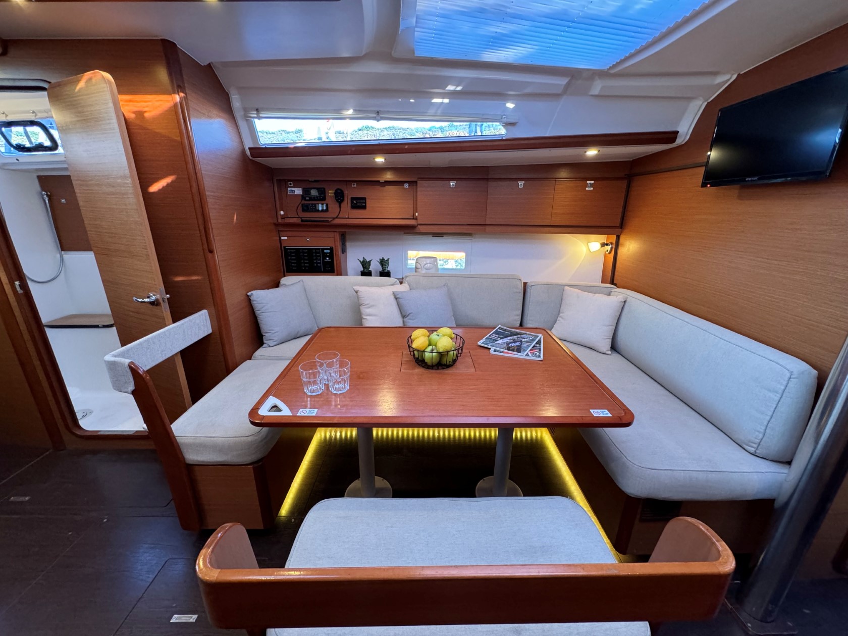 Dufour 430 Grand Large — photo 16