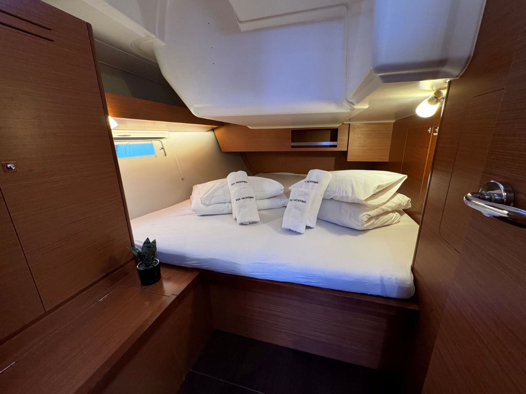 Dufour 430 Grand Large — photo 40