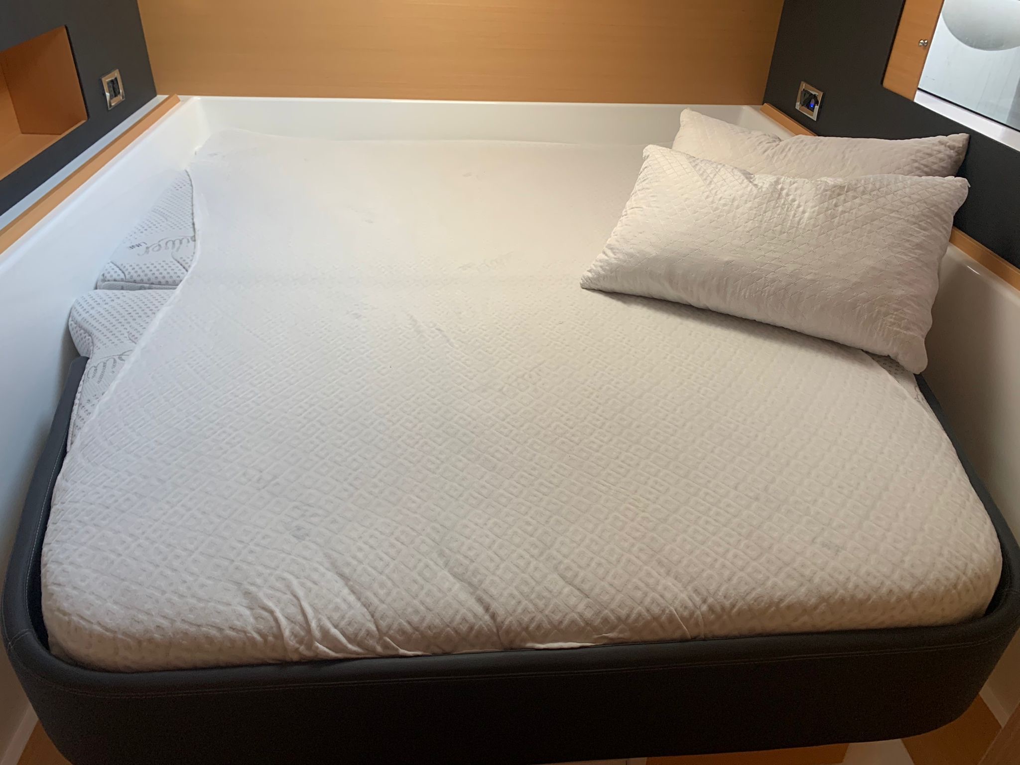 Dufour 48 CAT — photo 10