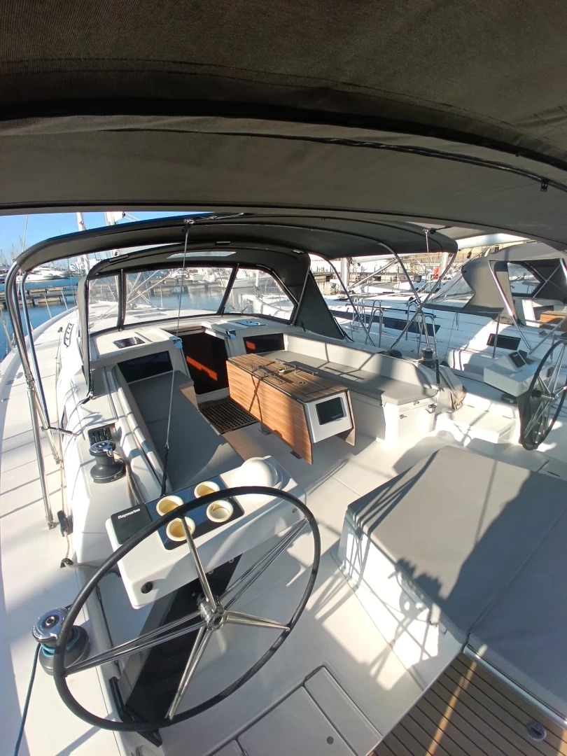Dufour 530 — photo 8