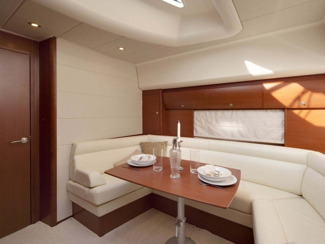 Prestige 440 S — photo 13