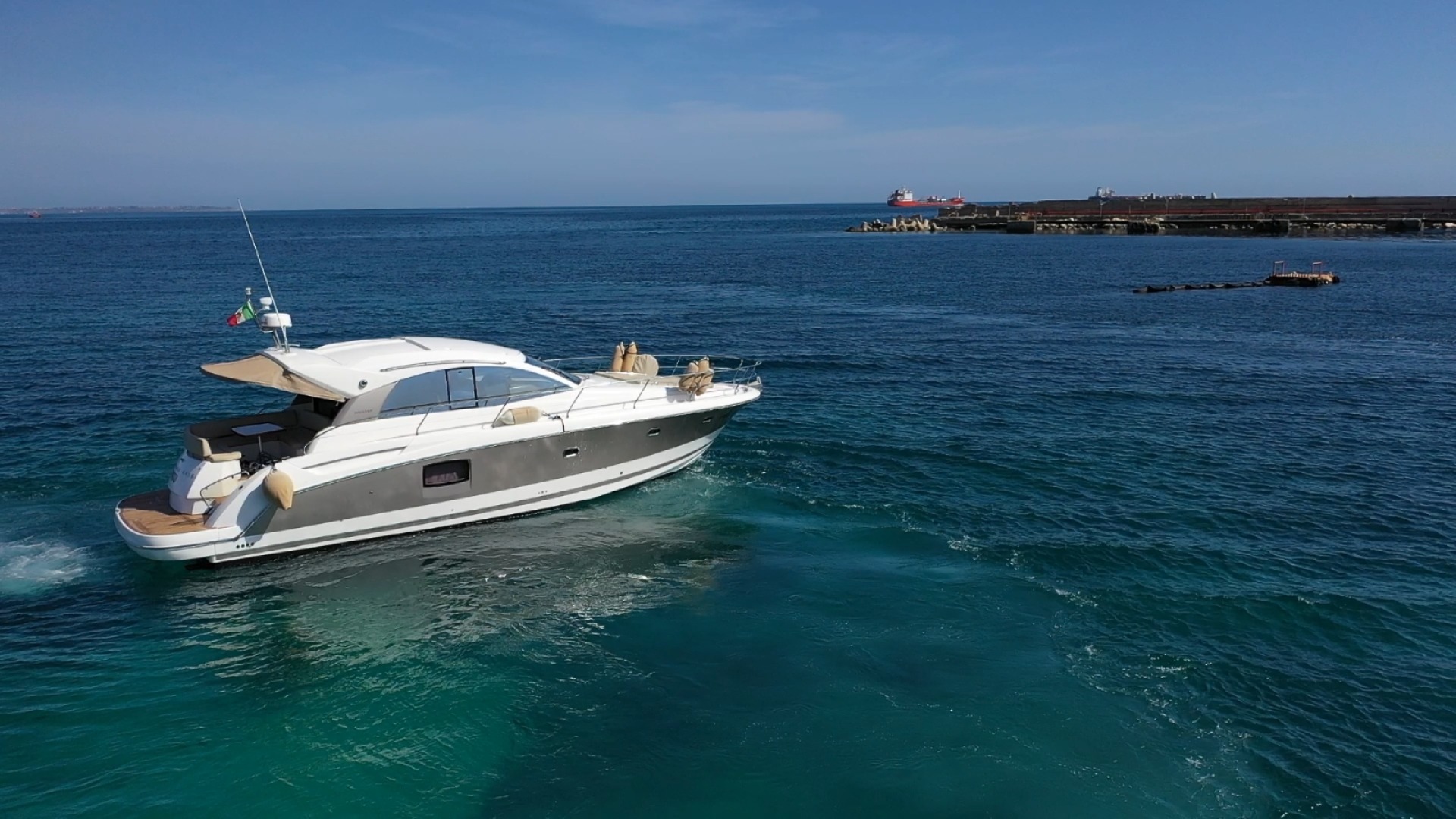 Prestige 440 S — photo 11