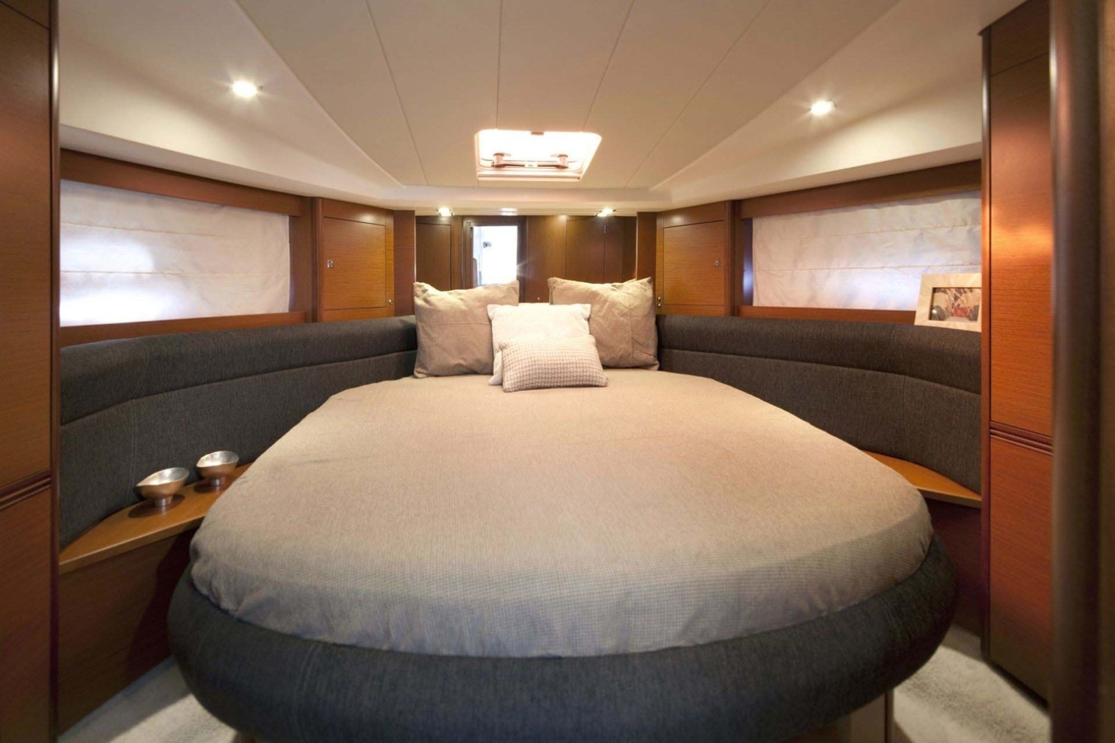 Prestige 440 S — photo 9