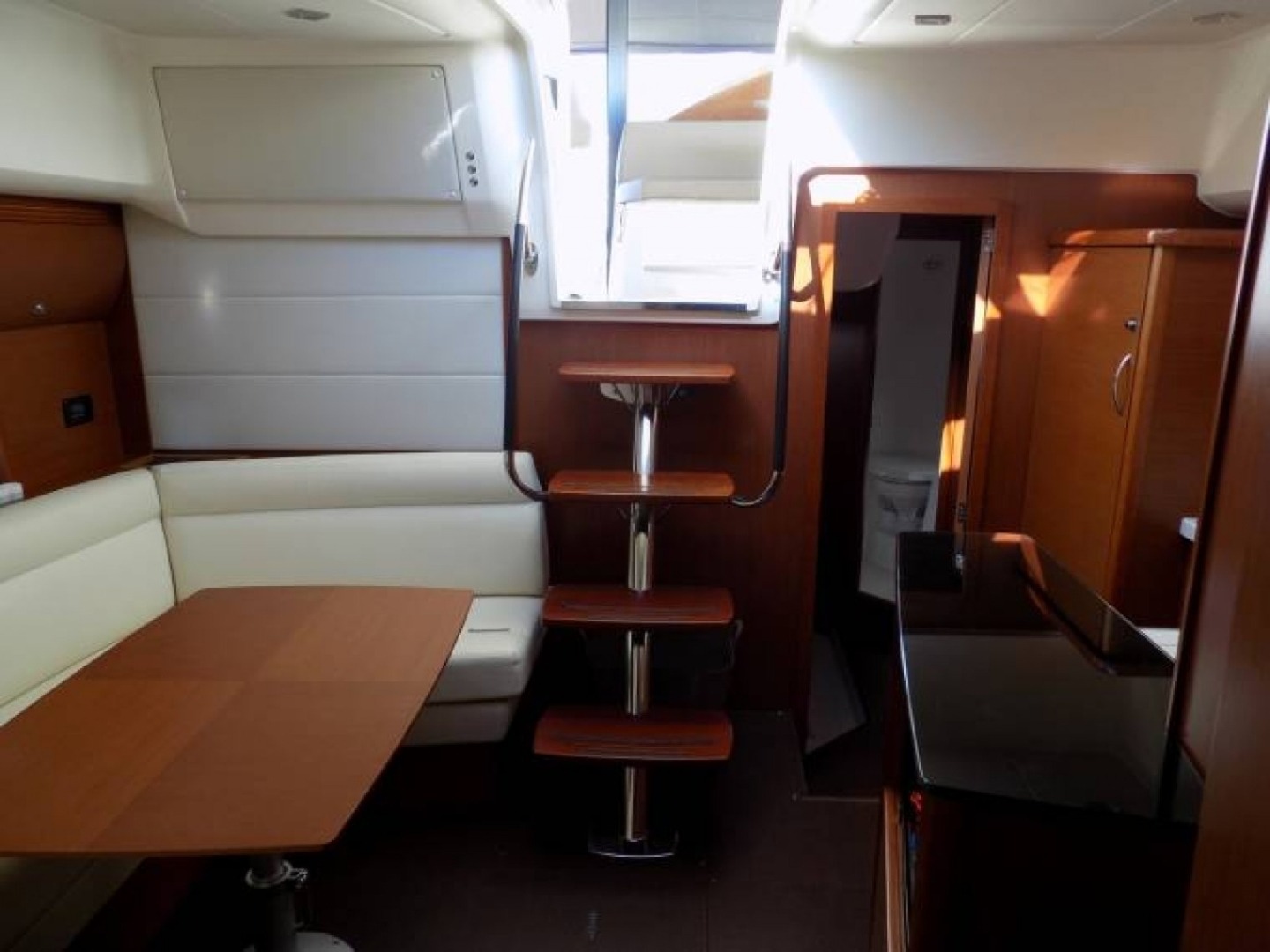 Prestige 440 S — photo 19