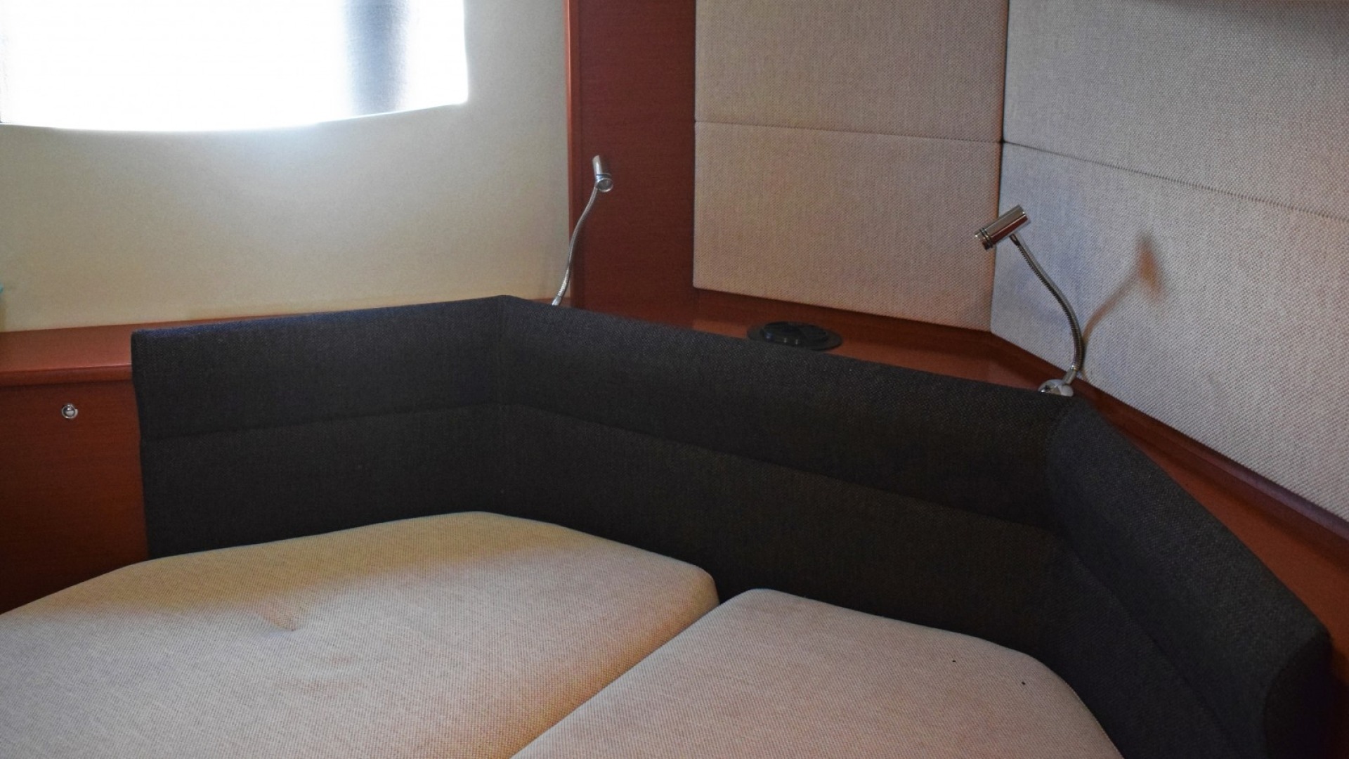 Prestige 440 S — photo 17