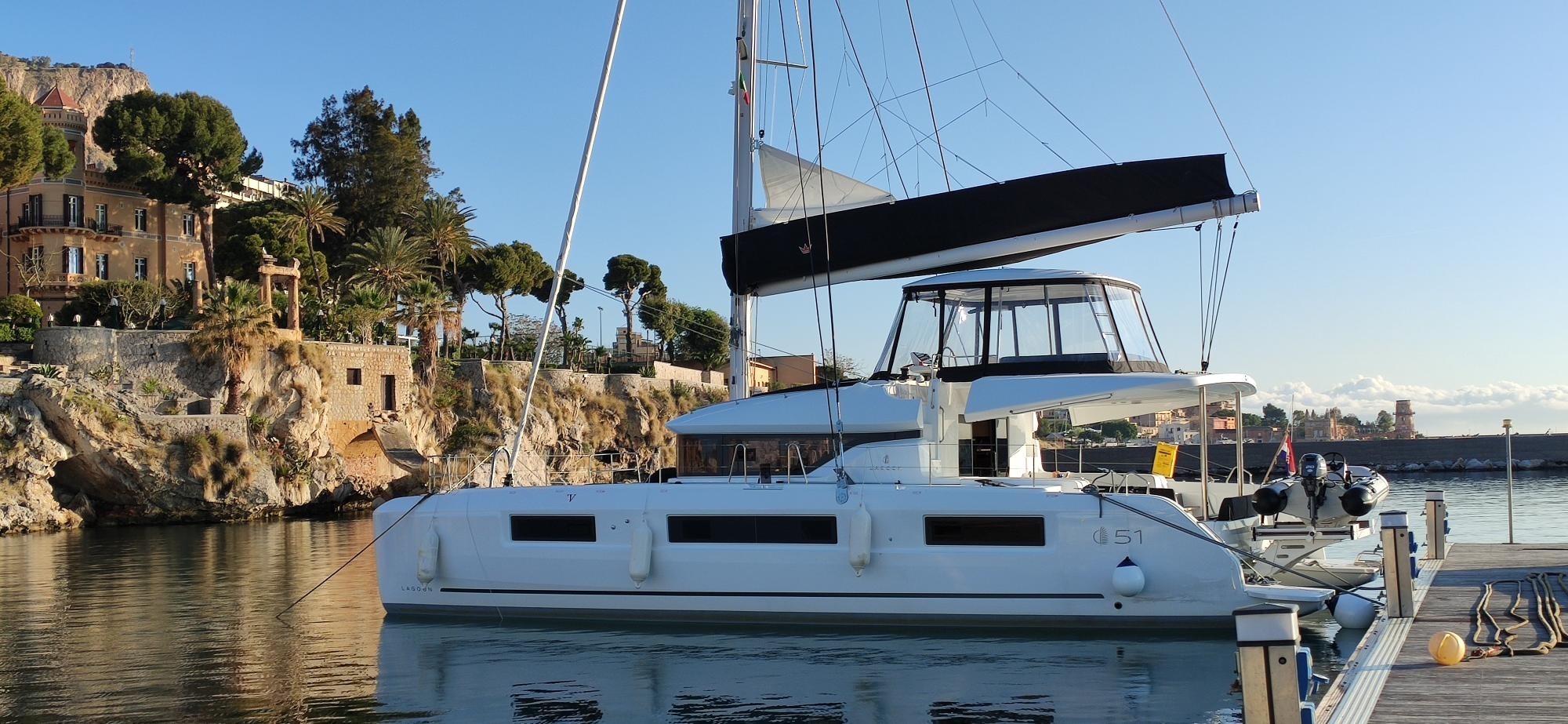 Lagoon 51 — photo 10