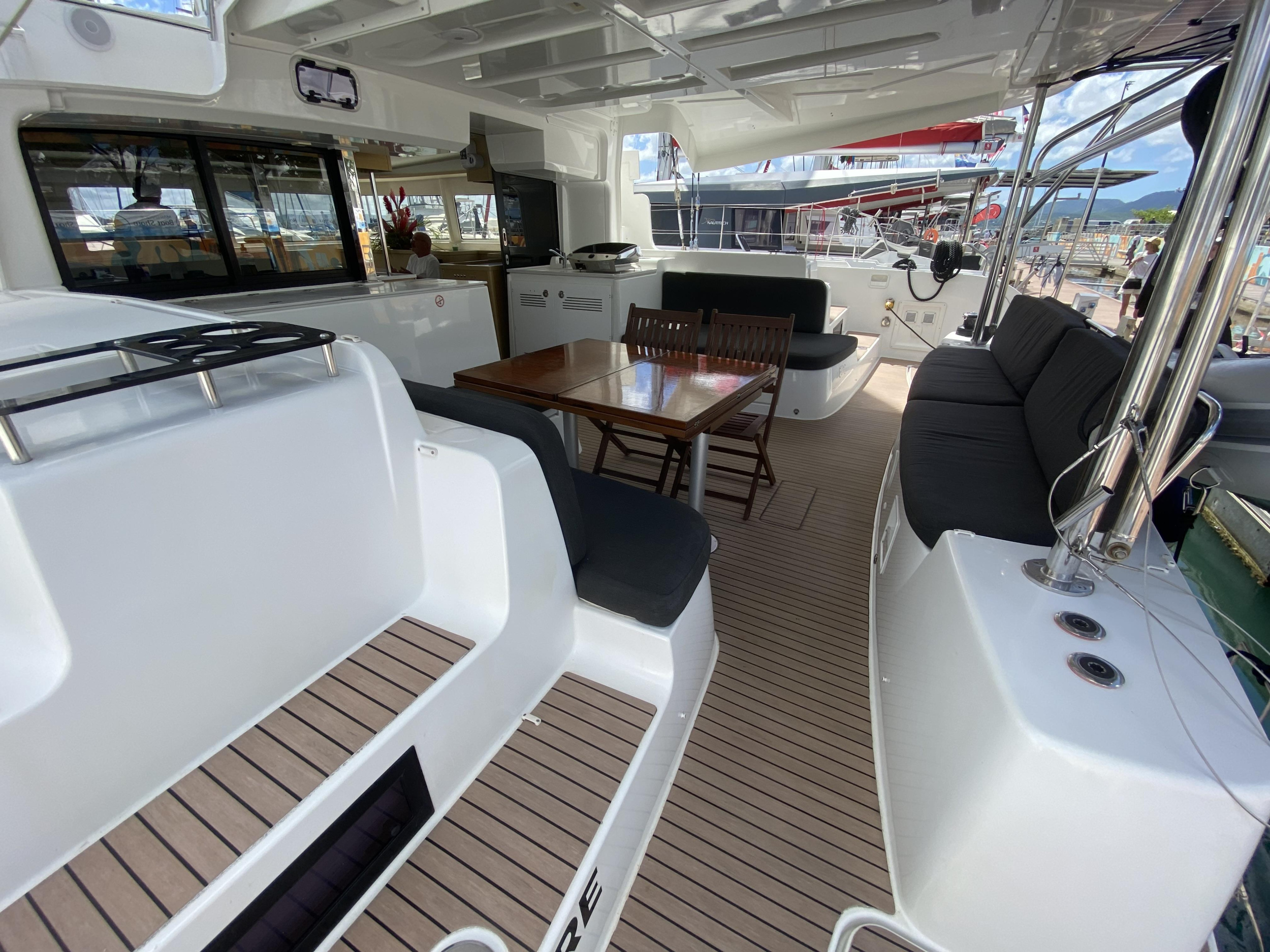 Lagoon 46 — photo 2