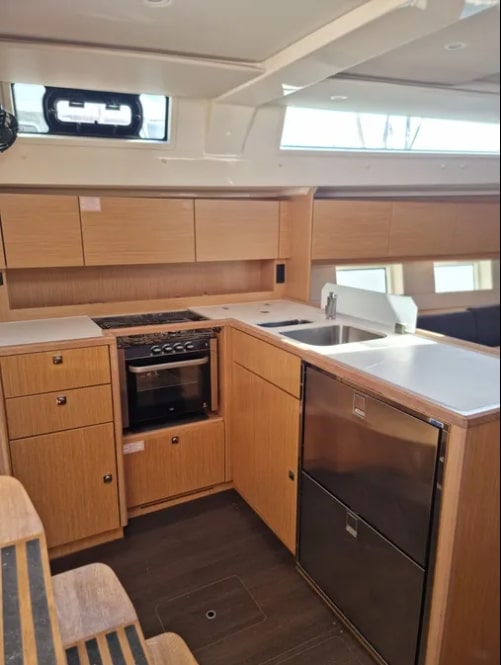 Bavaria C45 — photo 3