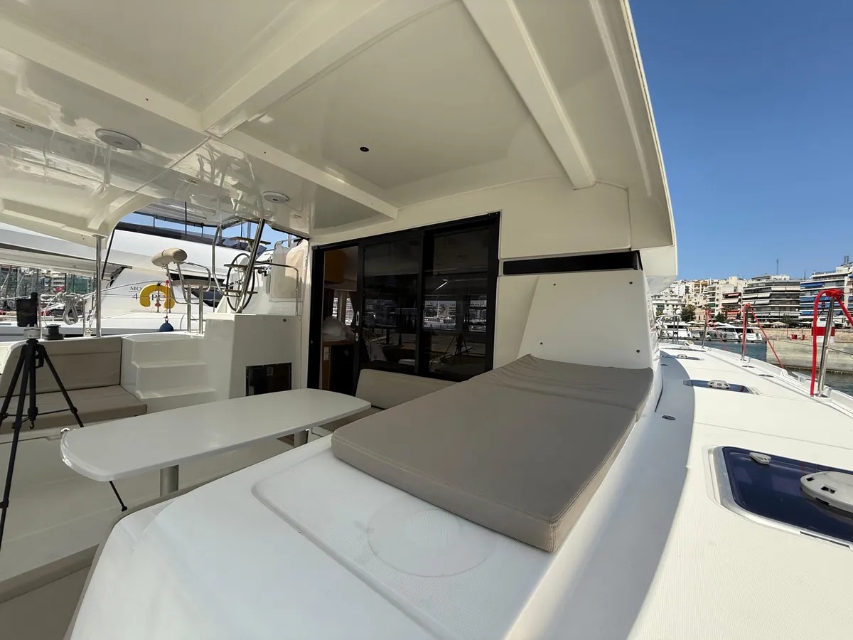 Lagoon 42 — photo 10