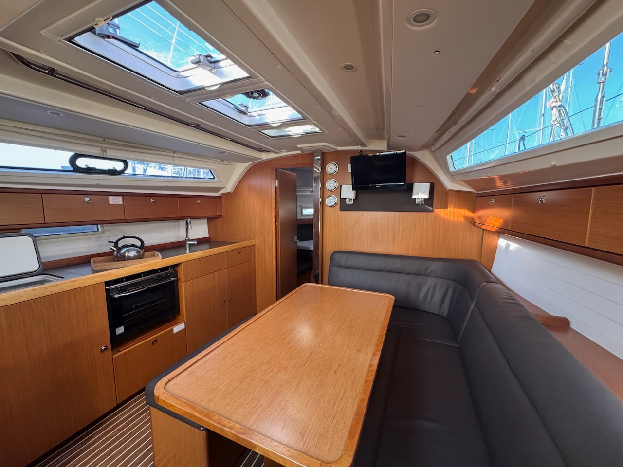 Bavaria Cruiser 41 — photo 3