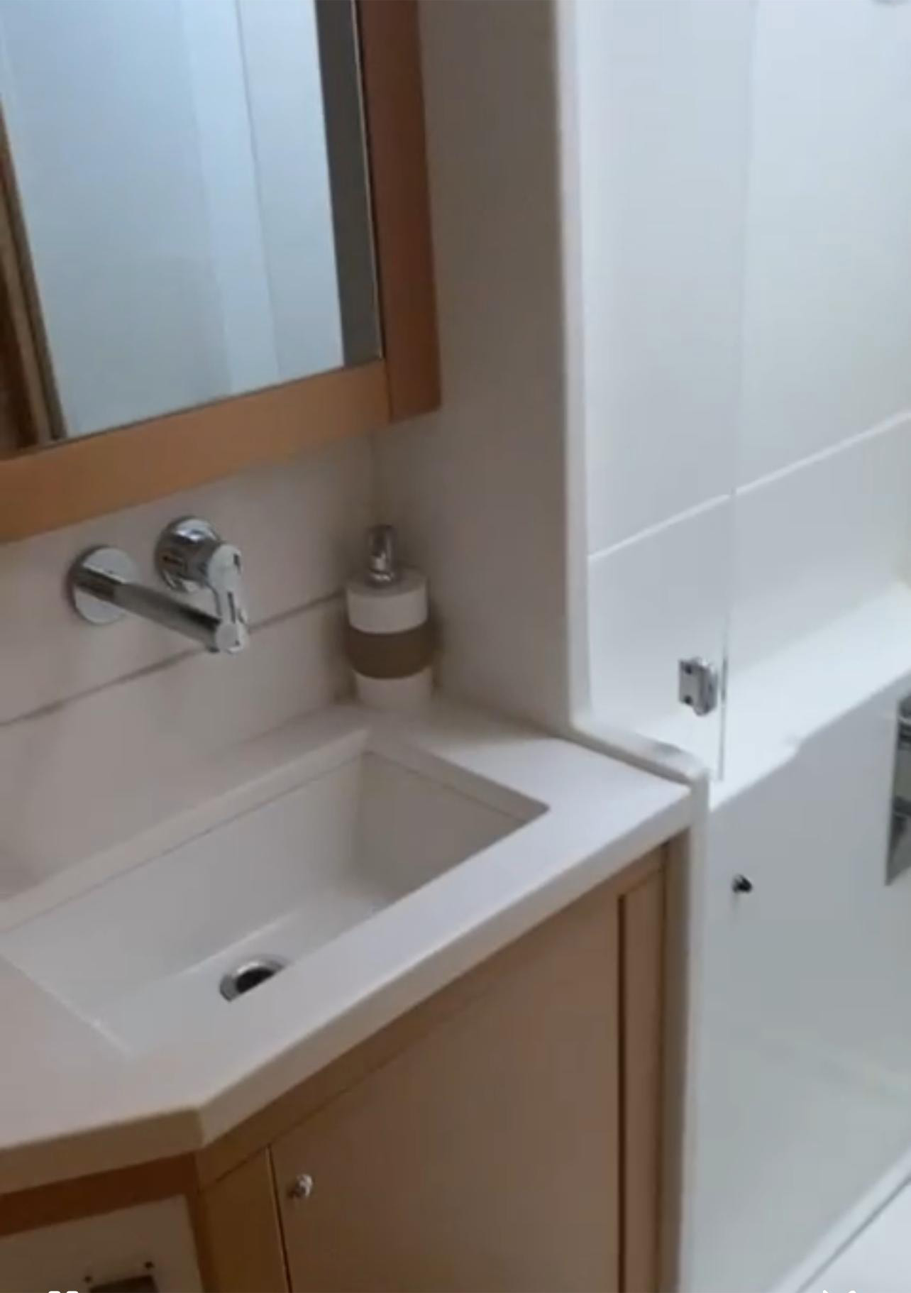 Lagoon 450 Flybridge — photo 6