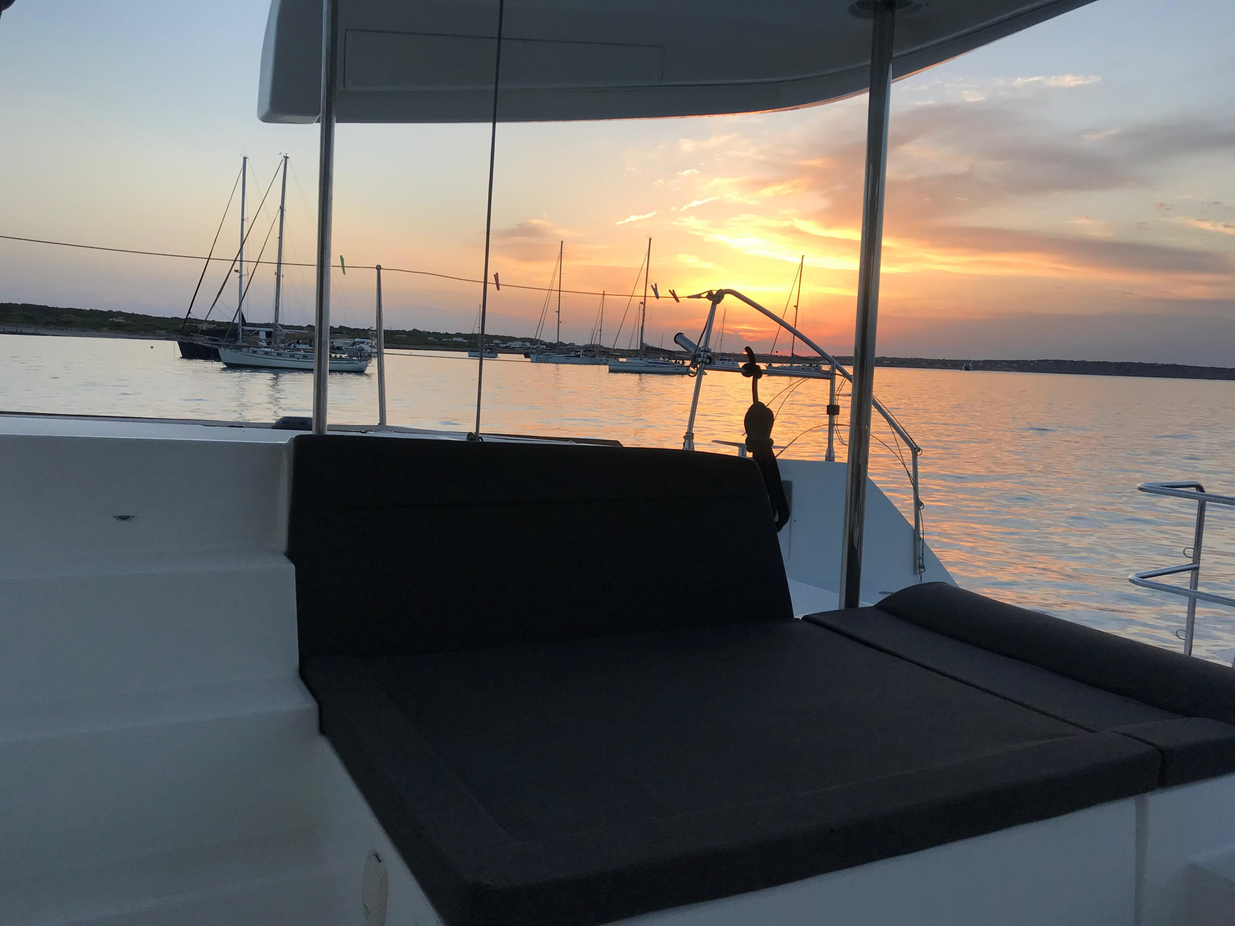 Lagoon 450 Flybridge — photo 11