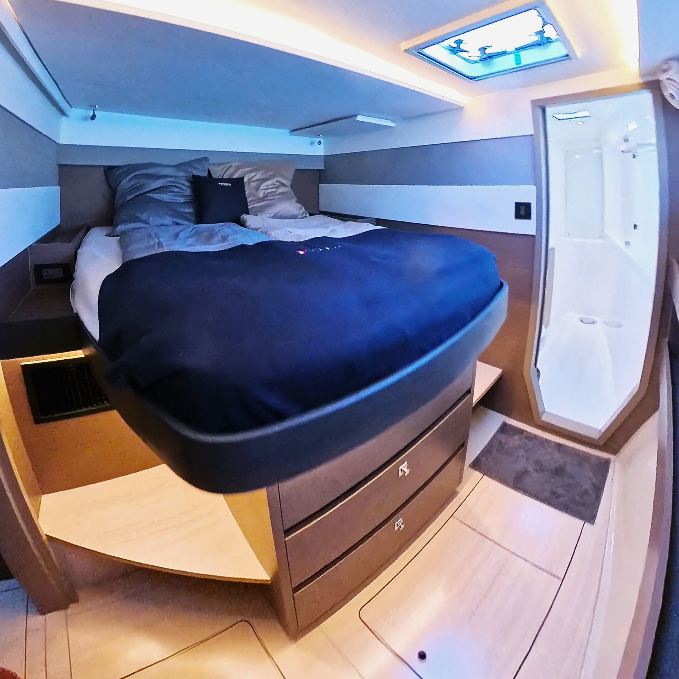 Leopard 50 — photo 2