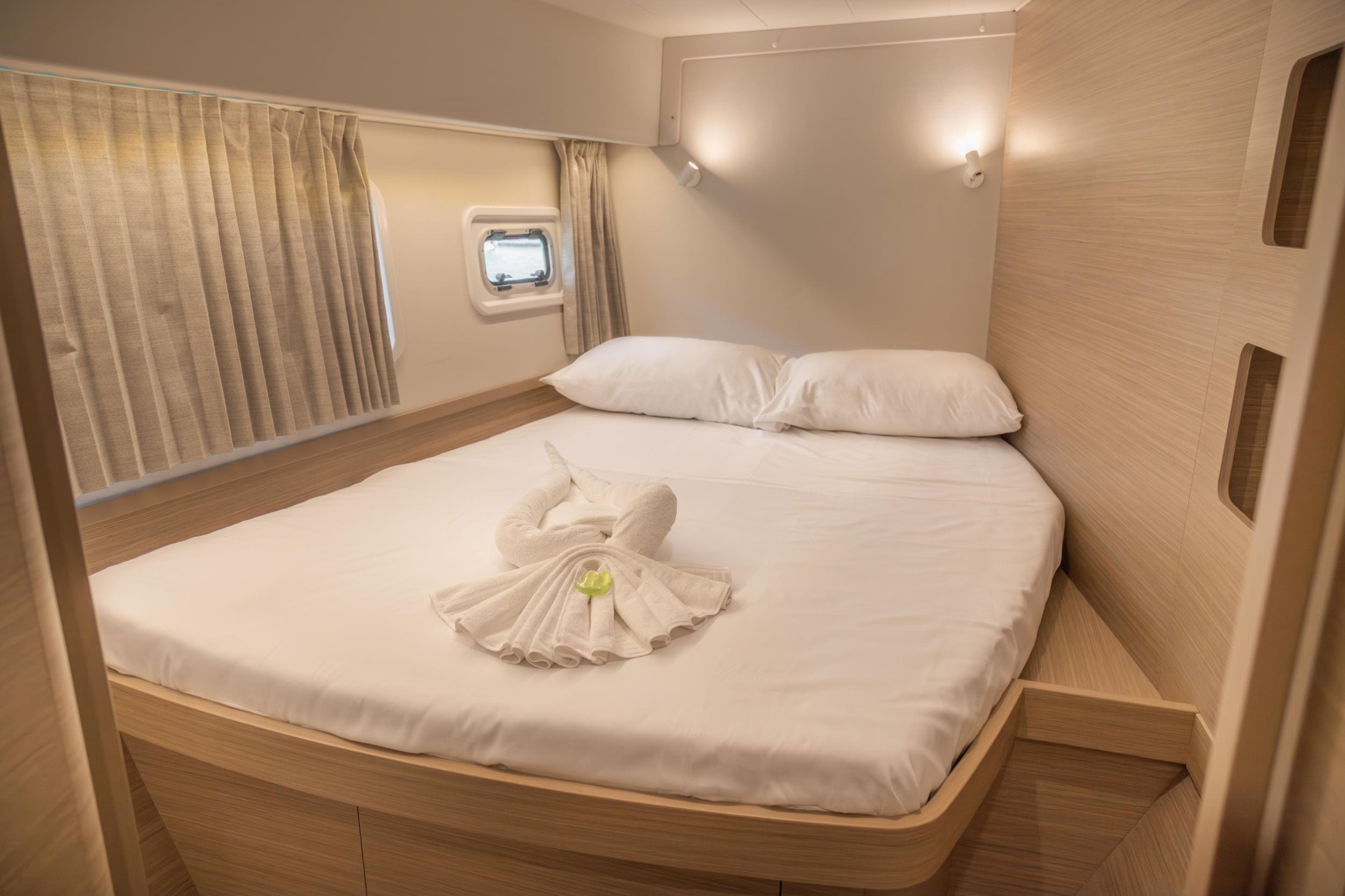 Lagoon 42 — photo 3