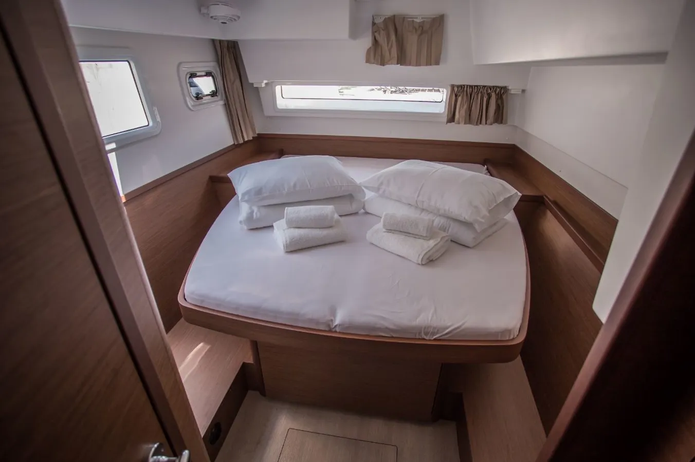 Lagoon 42 — photo 12
