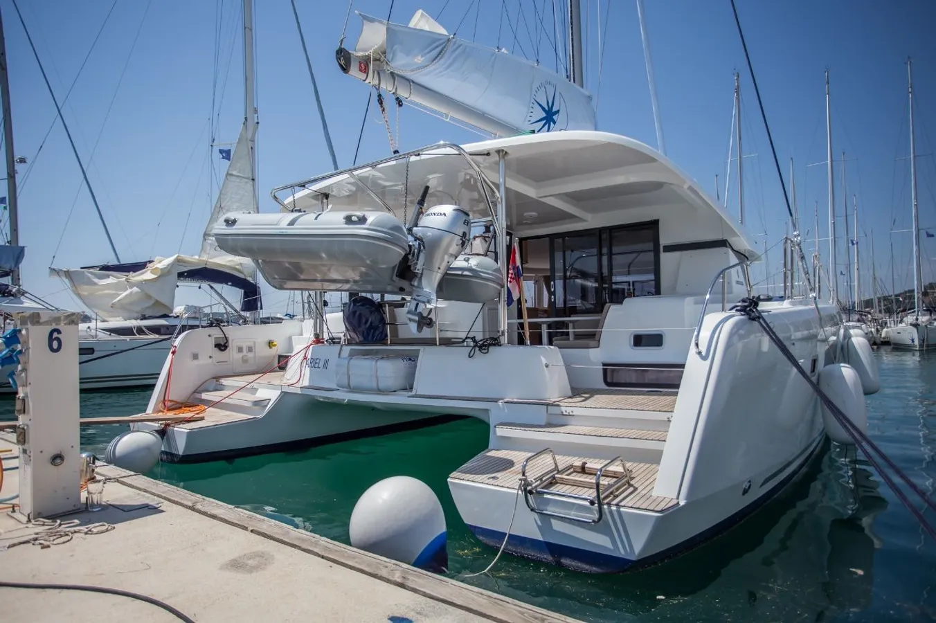 Lagoon 42 — photo 20