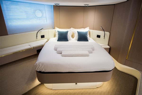 Azimut 55 Fly — photo 25