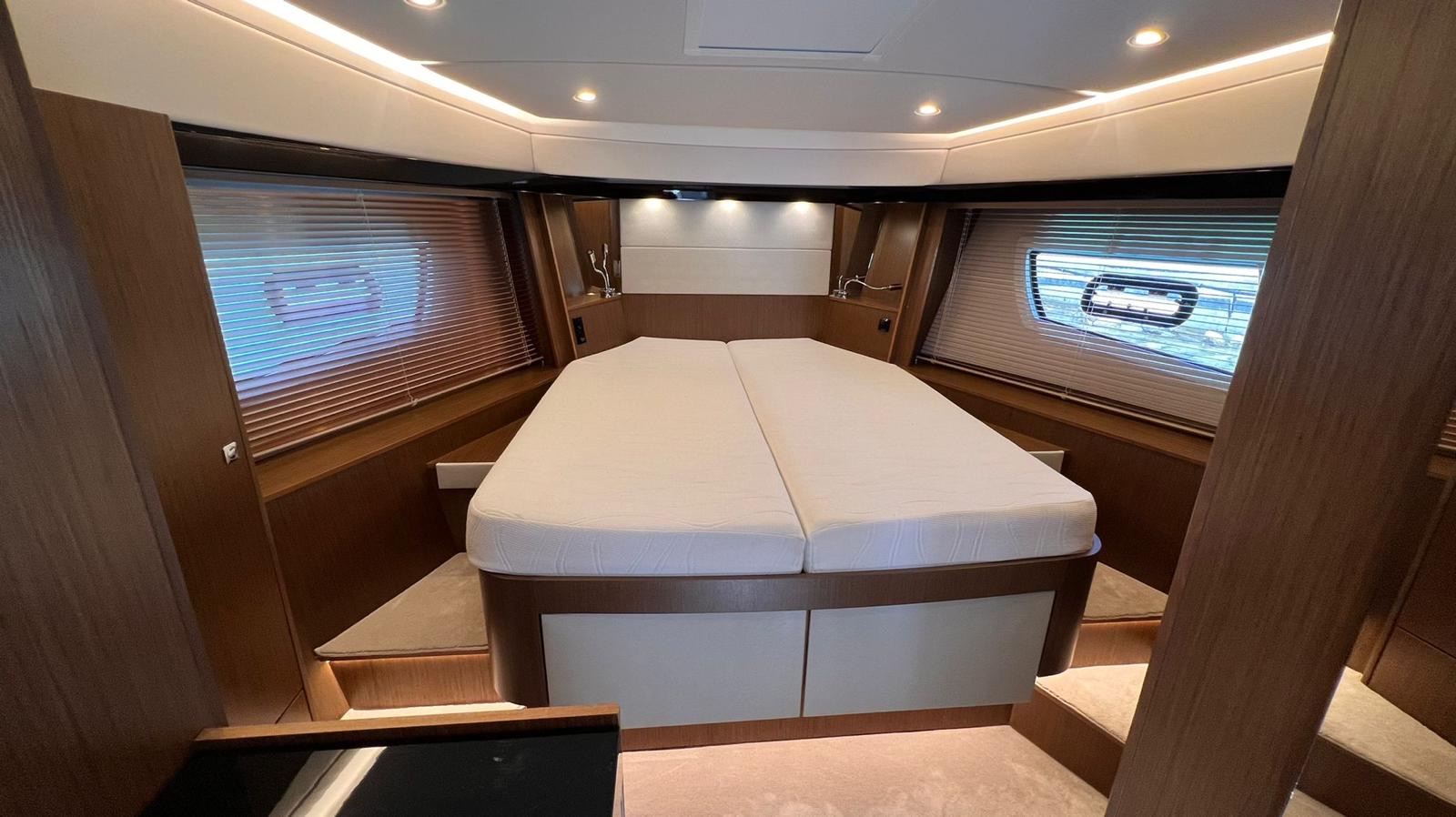 Bavaria Virtess 420 Fly — photo 16