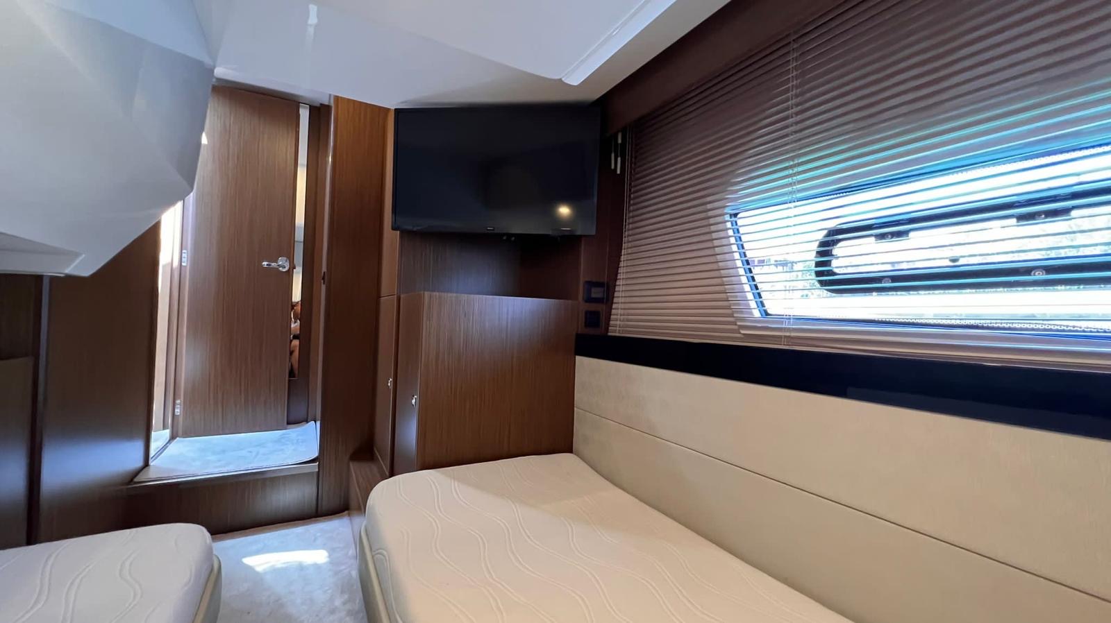 Bavaria Virtess 420 Fly — photo 20