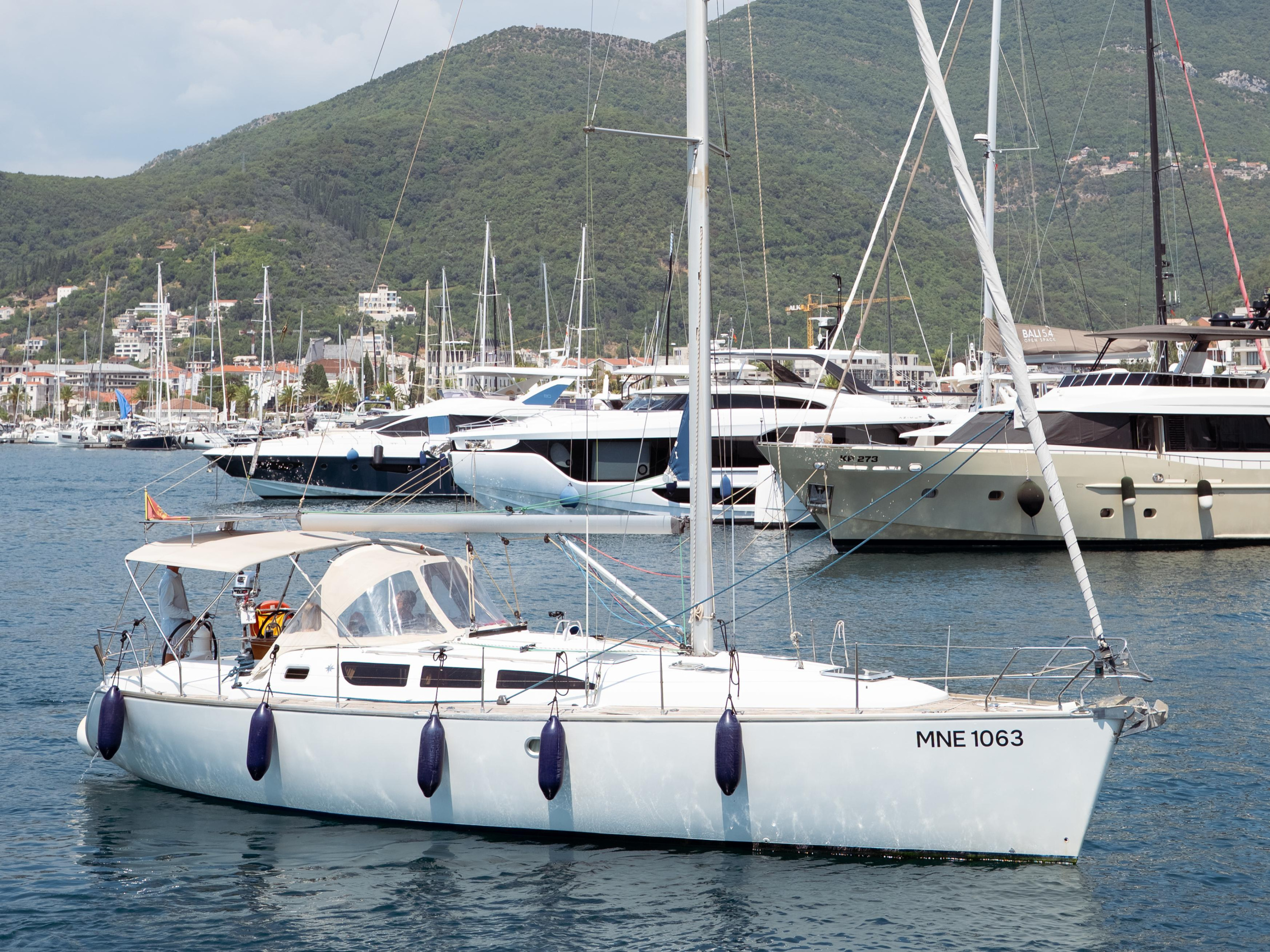 Sun Odyssey 40.3 — photo 1