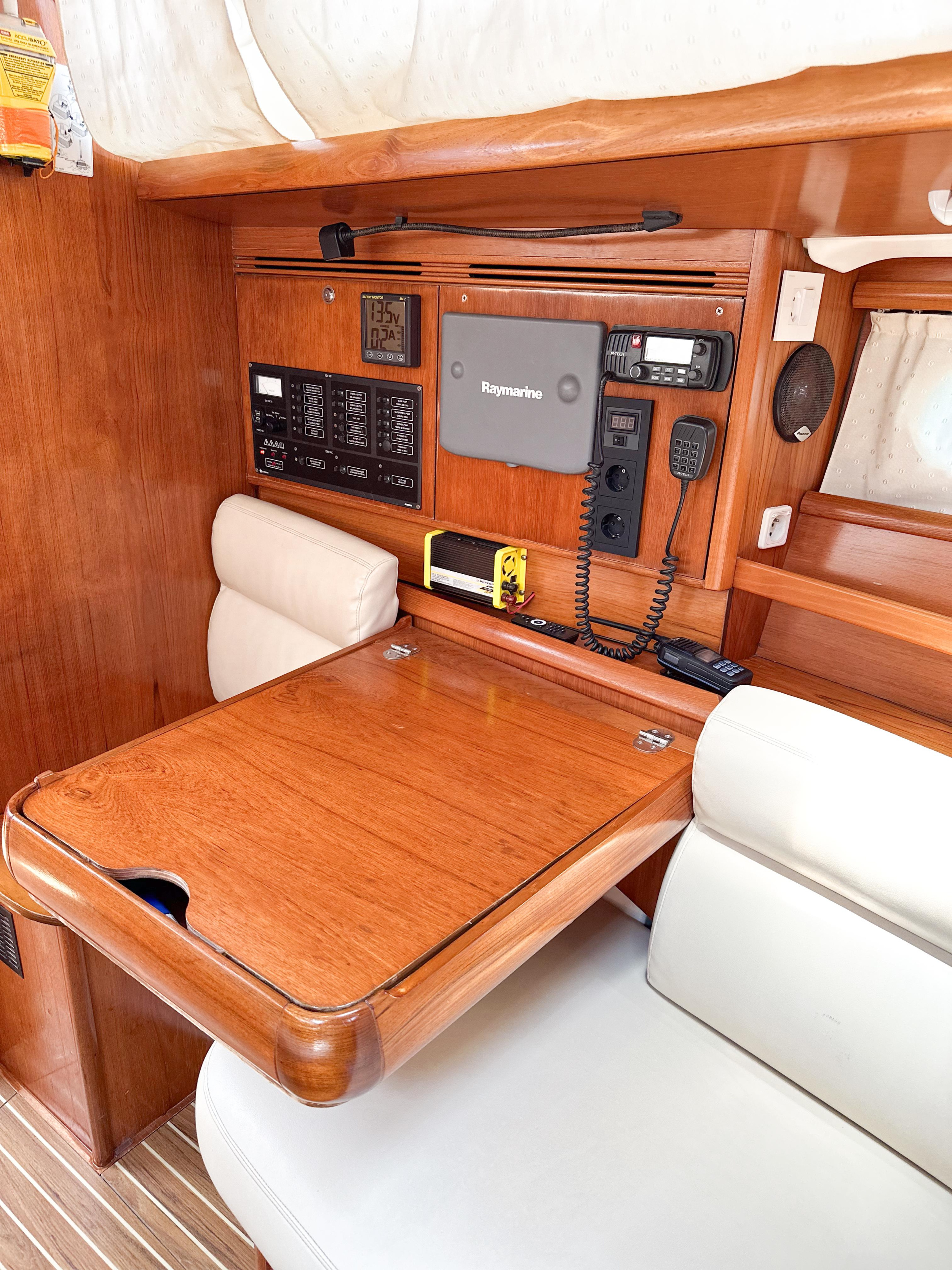 Sun Odyssey 40.3 — photo 12