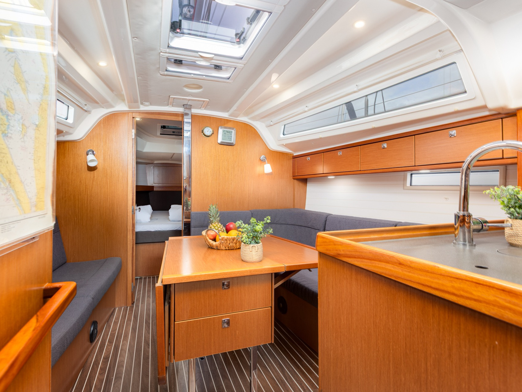 Bavaria Cruiser 37 — photo 15