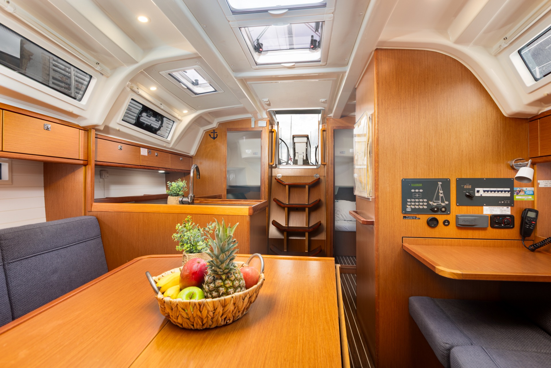 Bavaria Cruiser 37 — photo 16