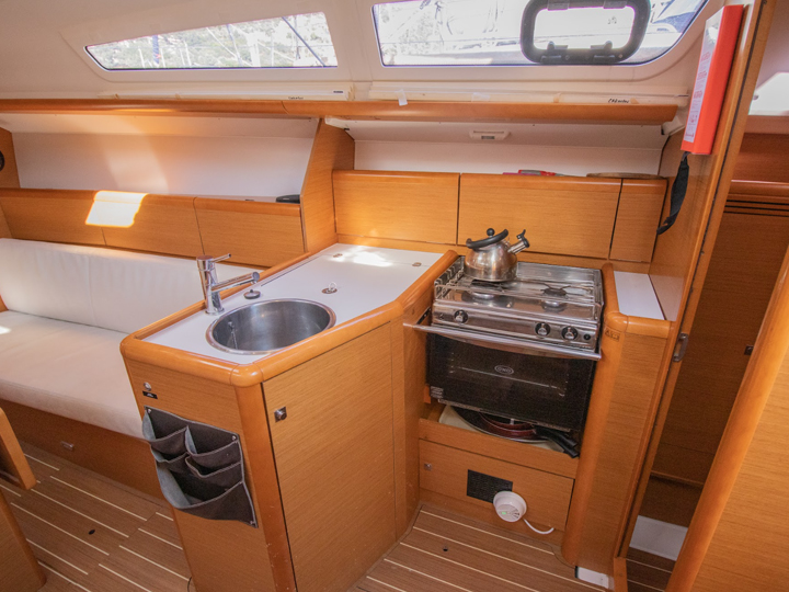 Sun Odyssey 33i — photo 5