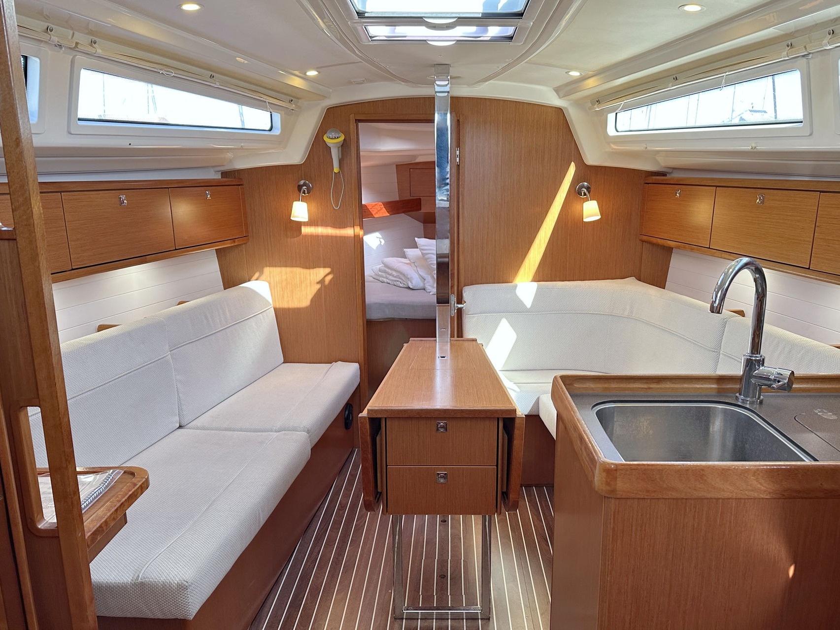 Bavaria Cruiser 34 — photo 11