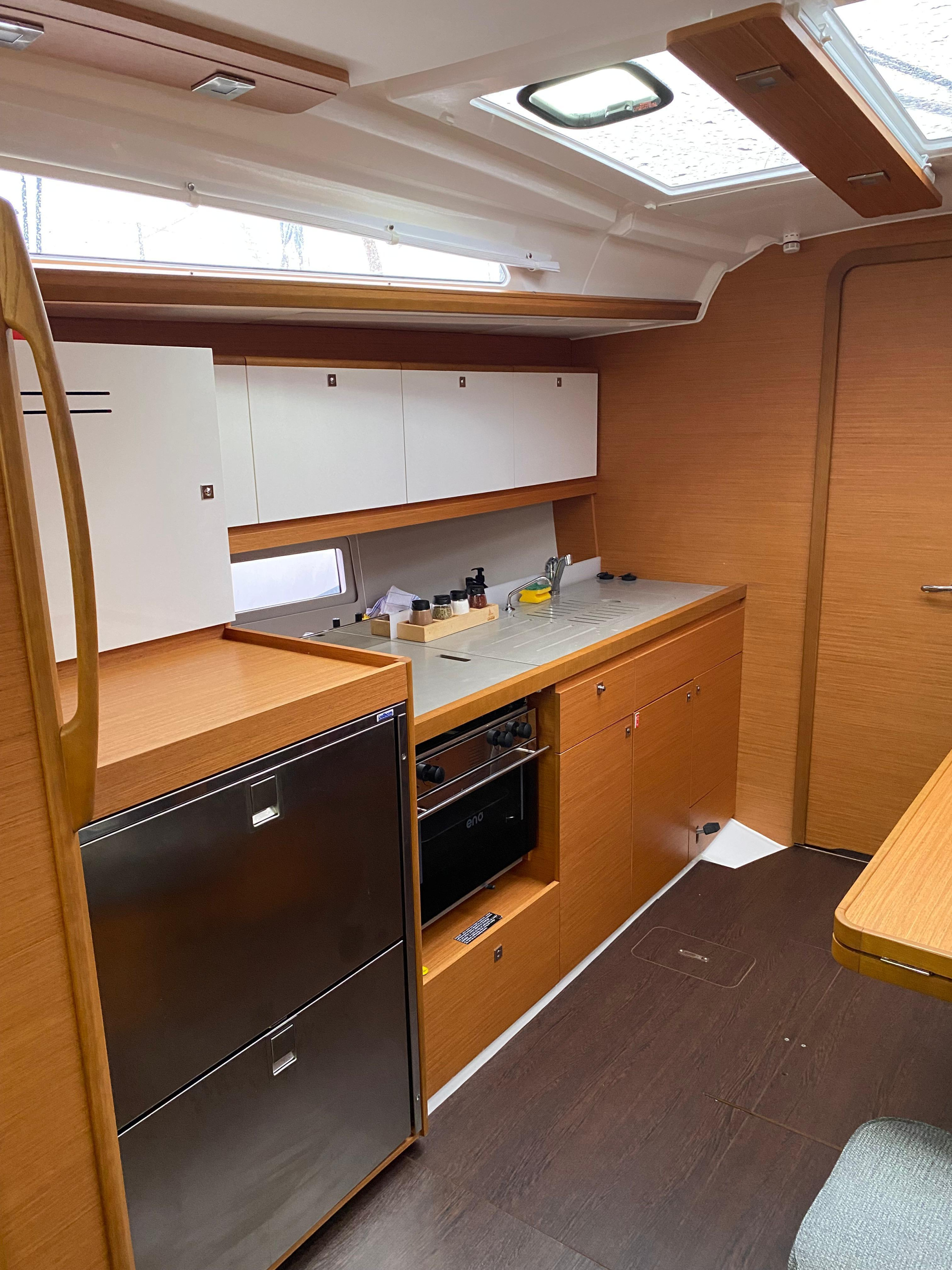 Dufour 390 Grand Large — photo 2