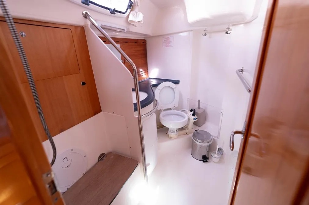 Bavaria 38 — photo 2