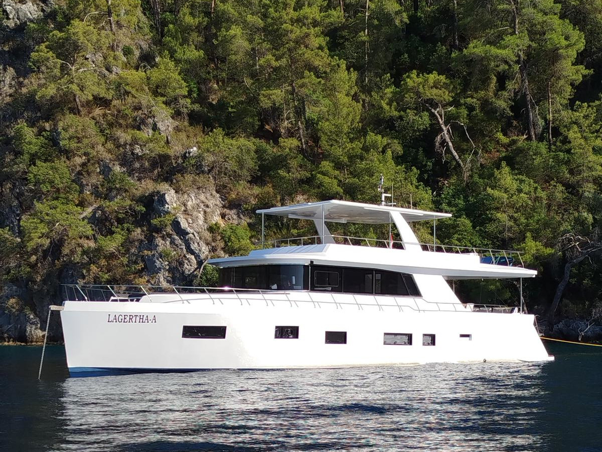 Motor Yacht — photo 1