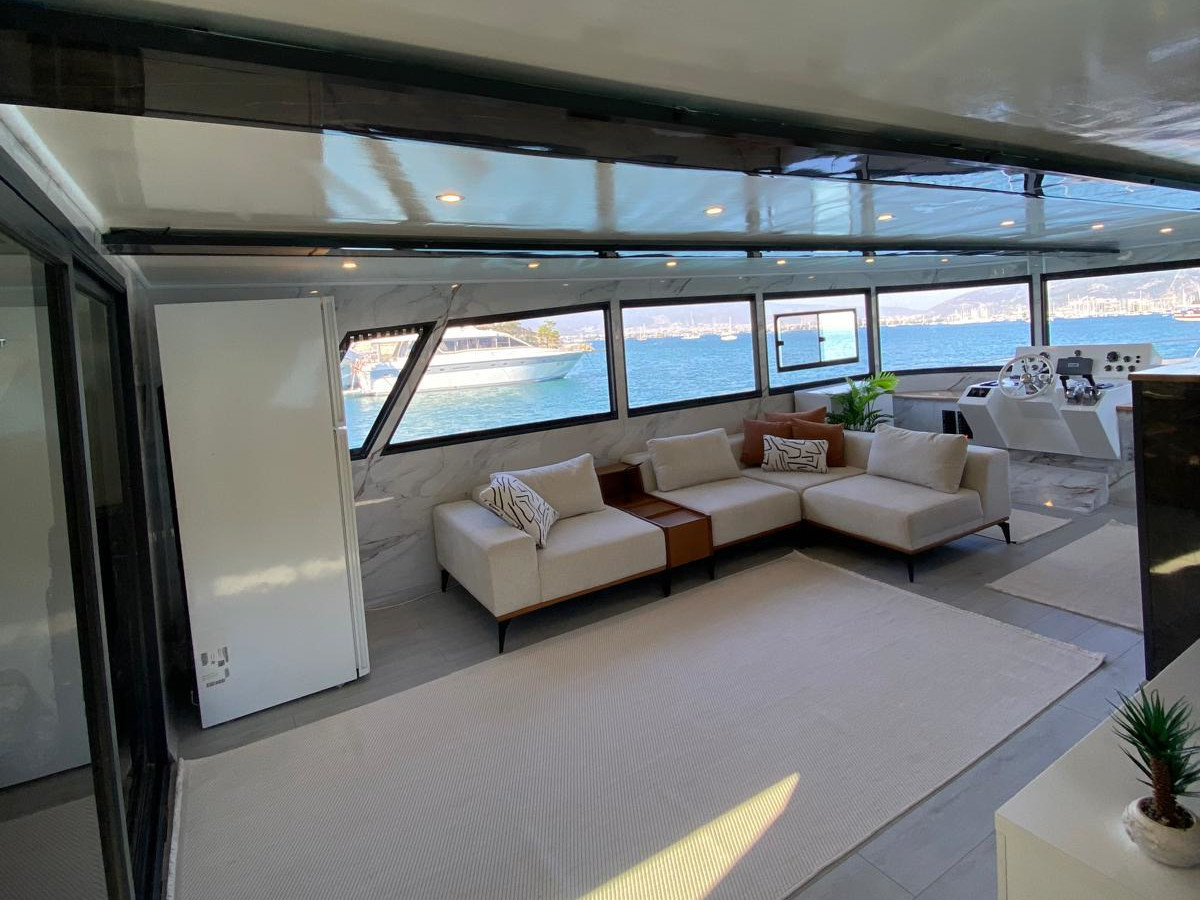 Motor Yacht — photo 24