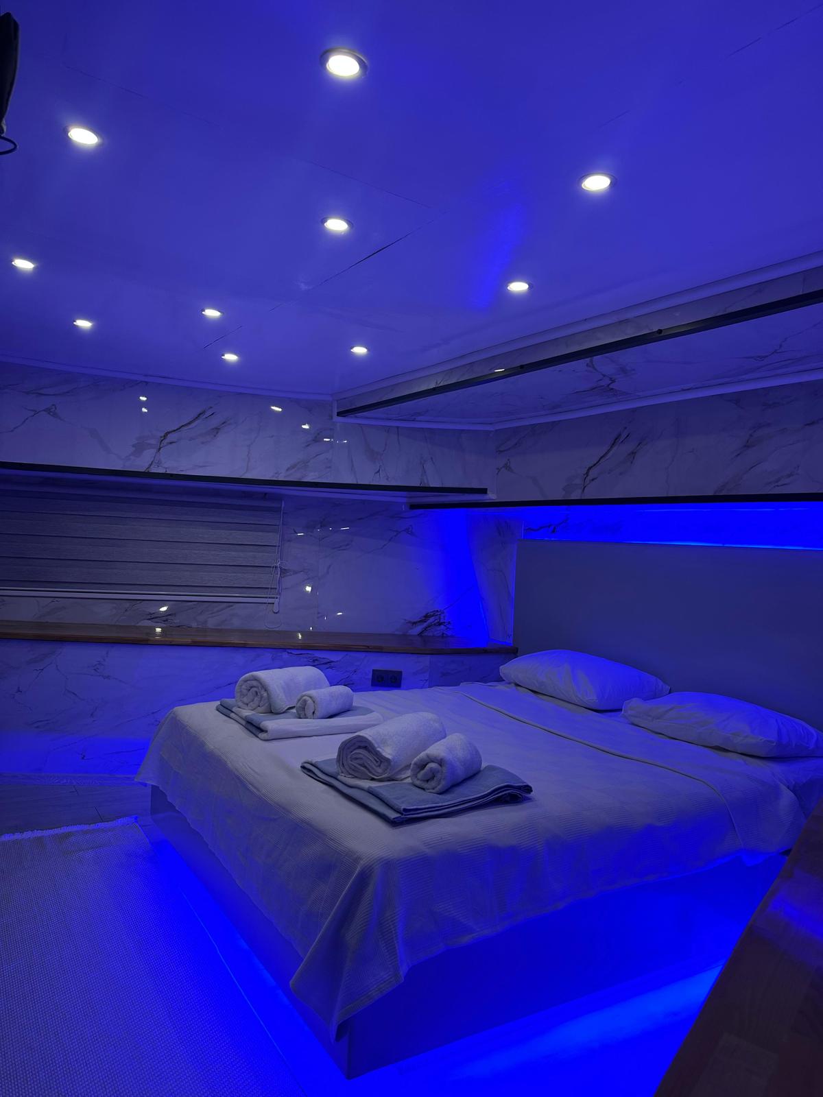 Motor Yacht — photo 20