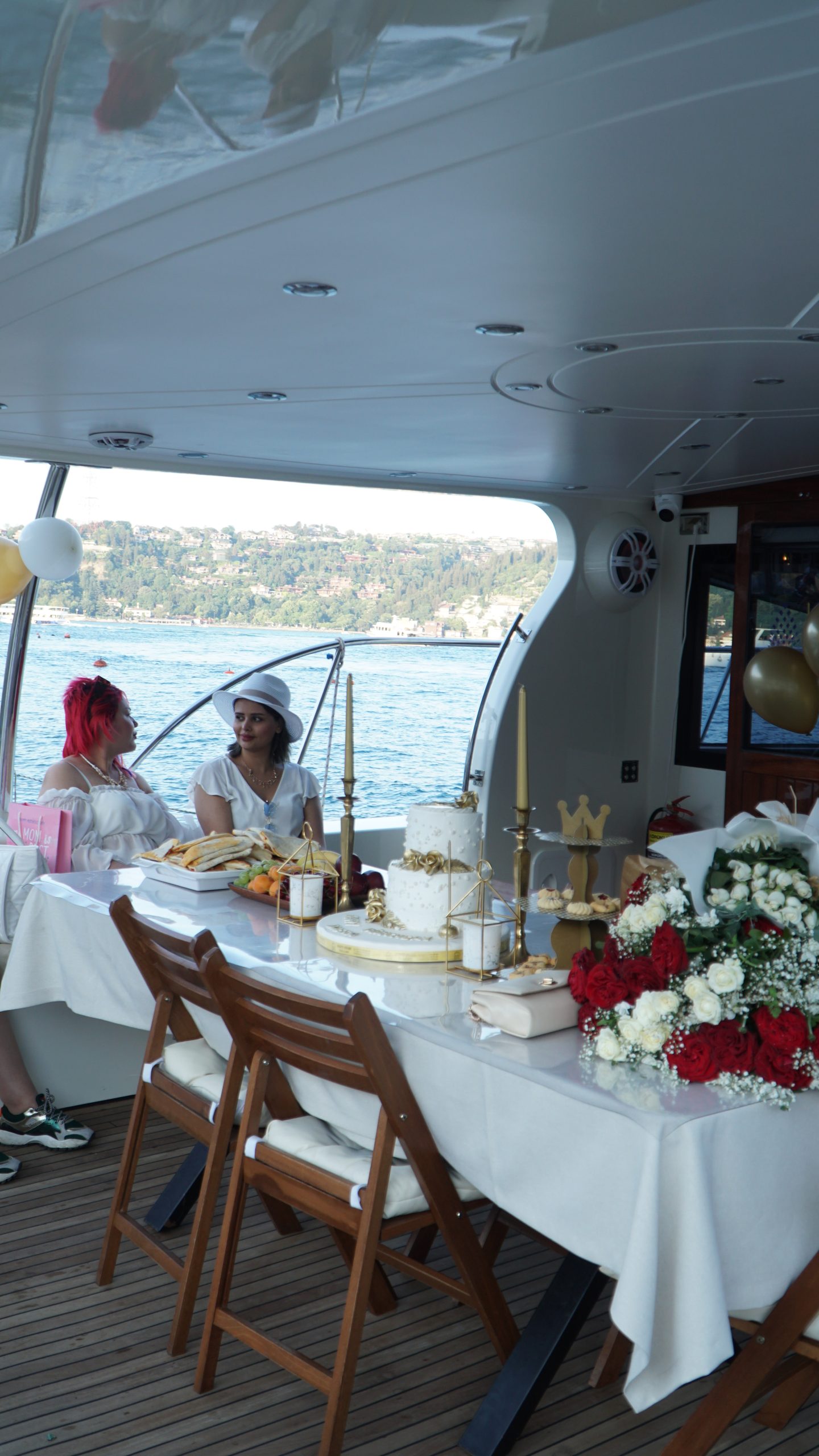 Motoryacht — photo 23