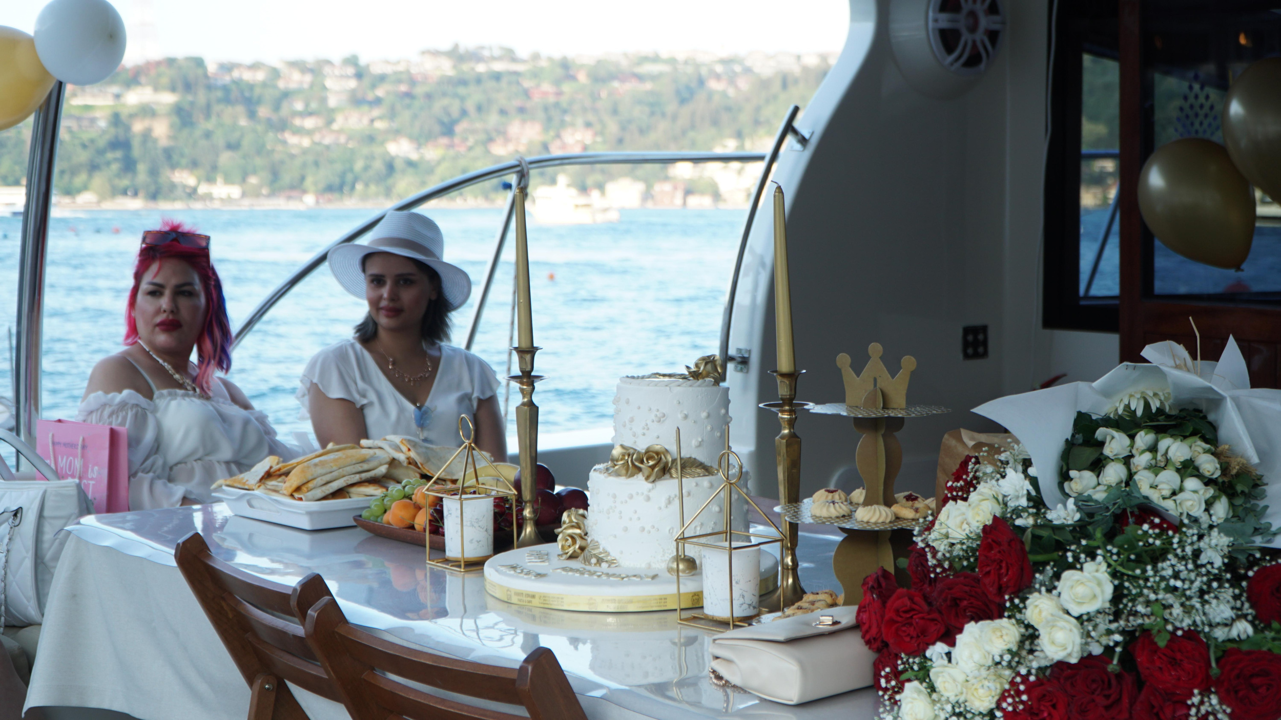 Motoryacht — photo 4