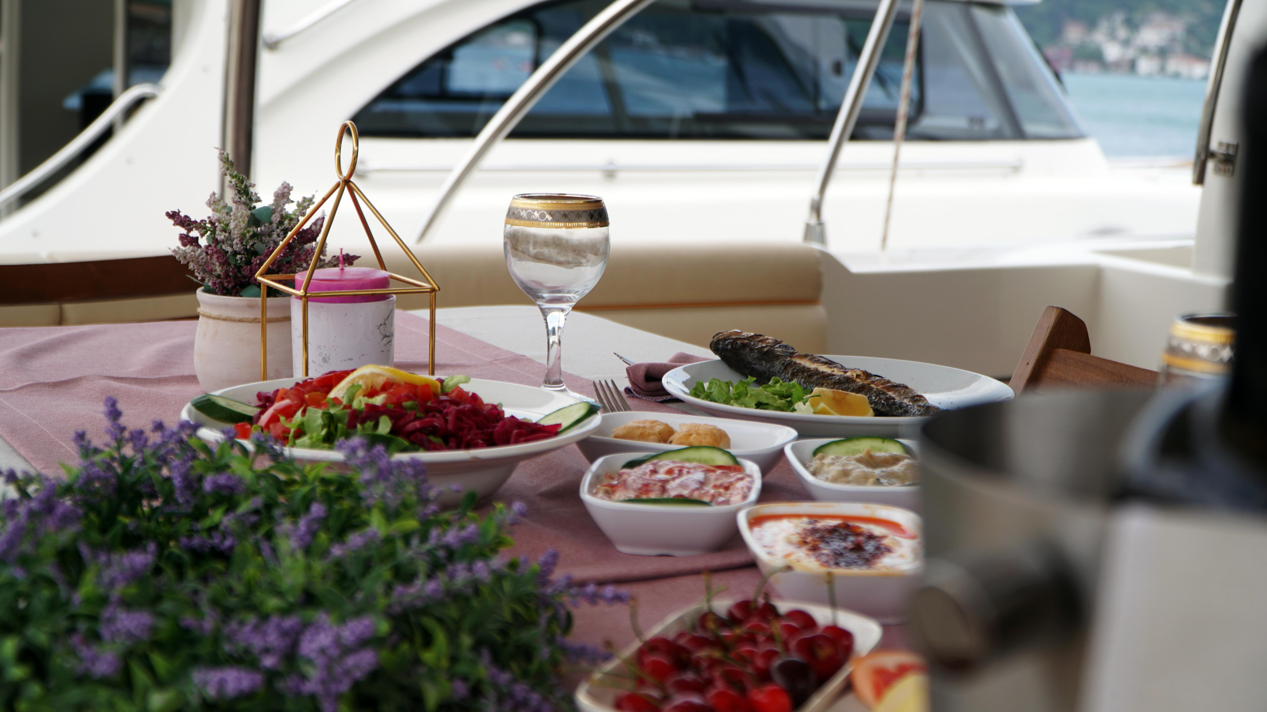 Motoryacht — photo 6