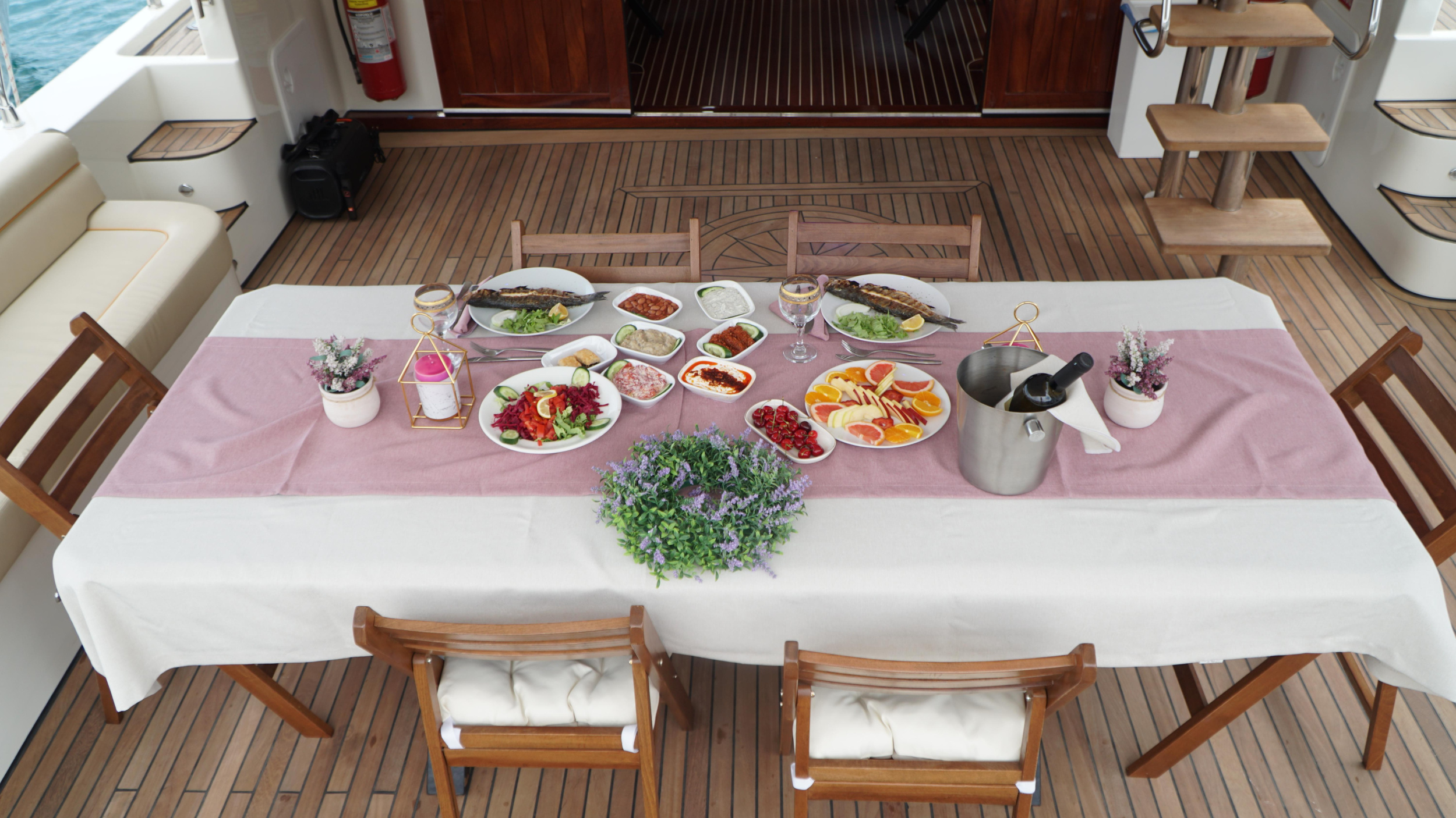 Motoryacht — photo 7