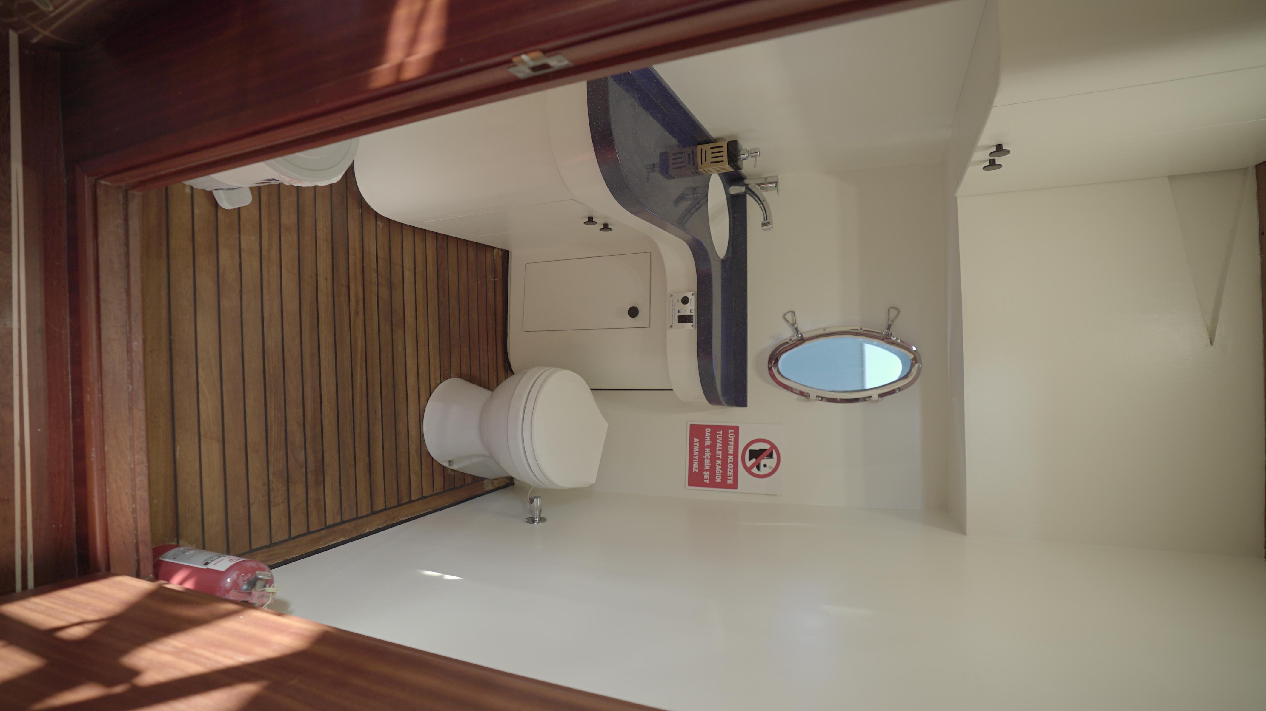 Motoryacht — photo 32